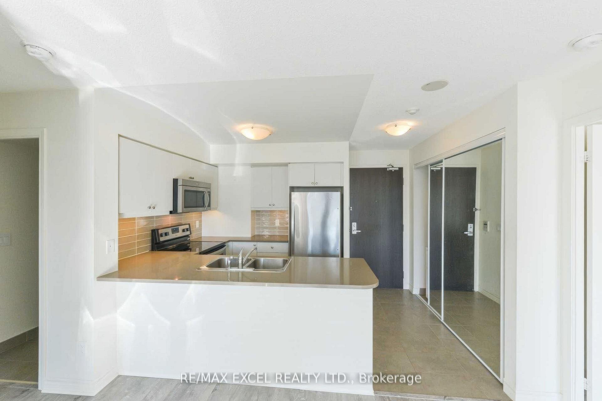 Photo 9 of Unit 815, 25 Lower Simcoe Street, Toronto, Waterfront Communities — HOMEH