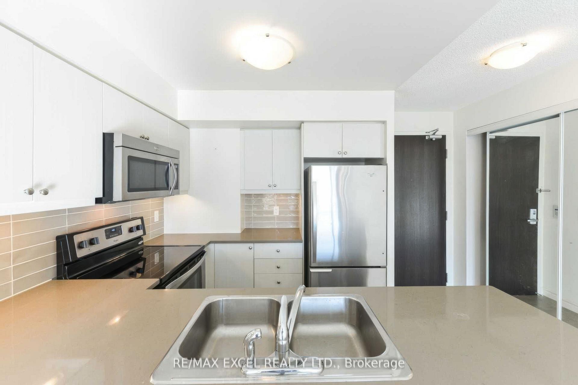 Photo 11 of Unit 815, 25 Lower Simcoe Street, Toronto, Waterfront Communities — HOMEH