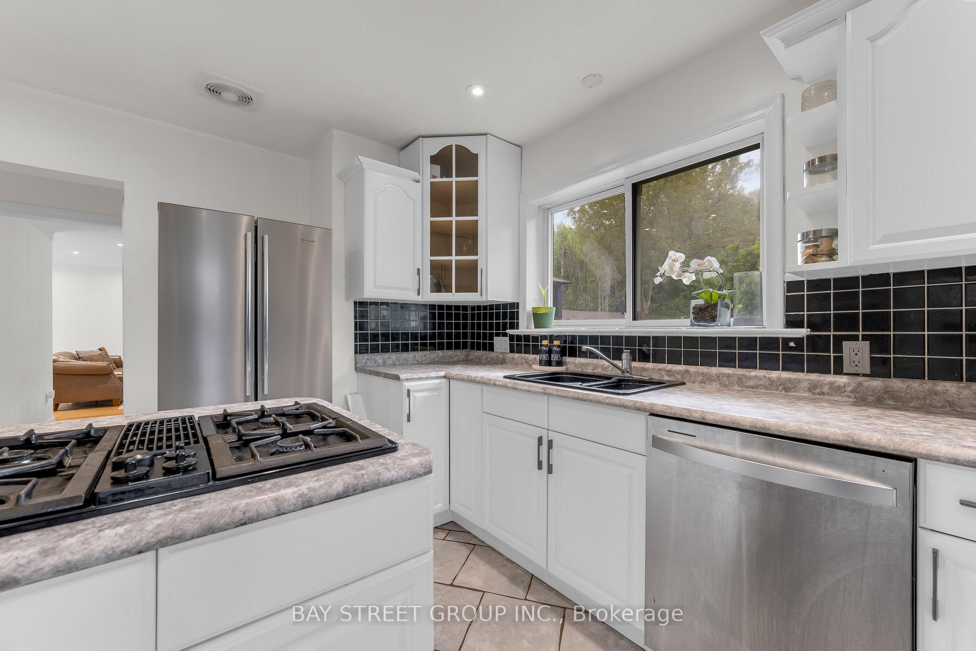Photo 13 of 8 Glenbarr Road, St. Catharines, Glendale/Glenridge — HOMEH