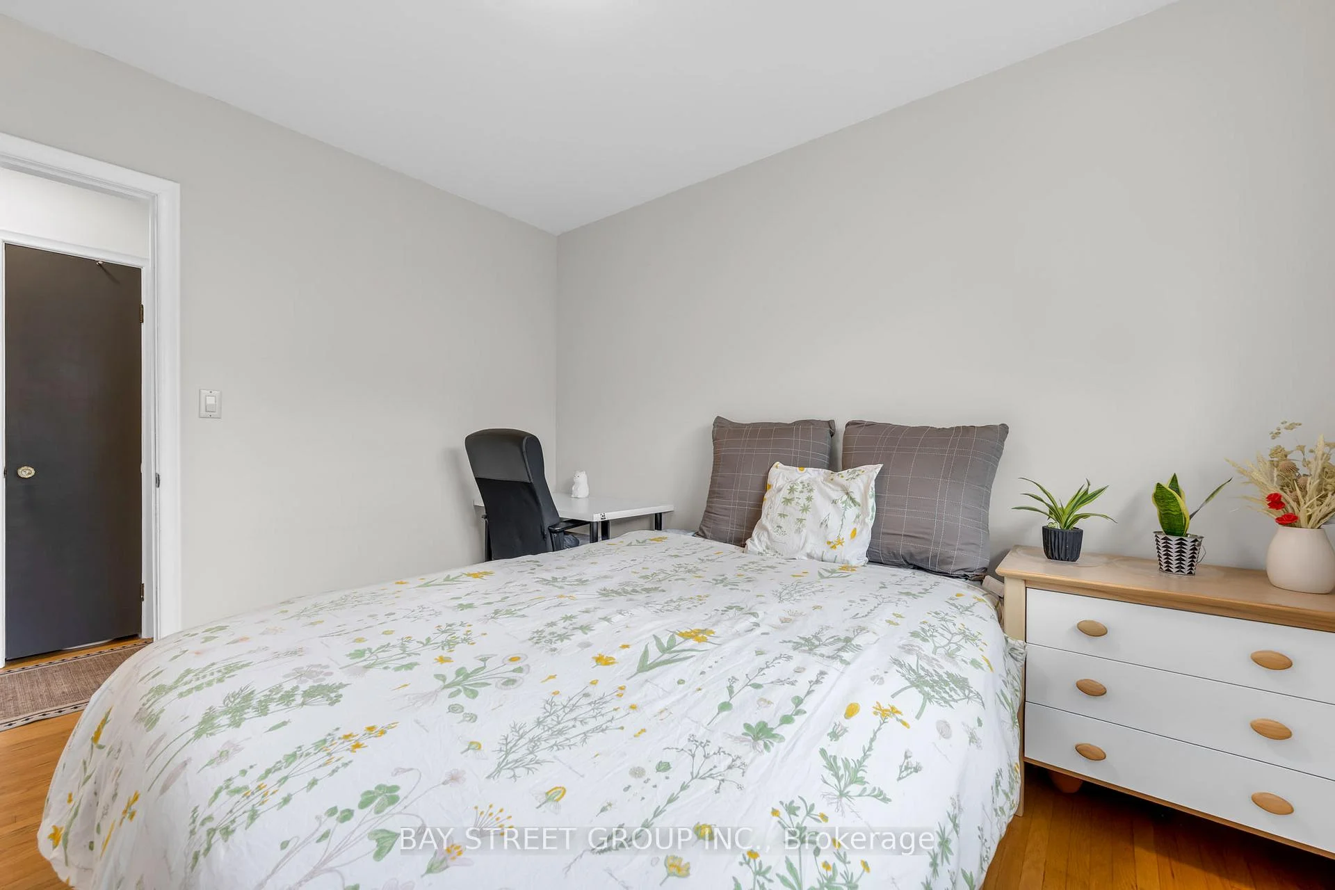 Photo 20 of 8 Glenbarr Road, St. Catharines, Glendale/Glenridge — HOMEH