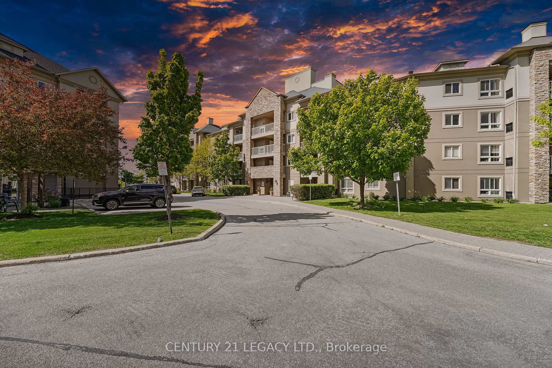 Photo 2 of Unit 1307, 8 Dayspring Circle, Brampton, Goreway Drive Corridor — HOMEH