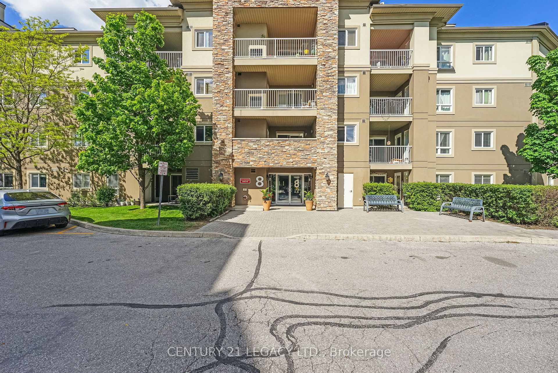 Photo 3 of Unit 1307, 8 Dayspring Circle, Brampton, Goreway Drive Corridor — HOMEH