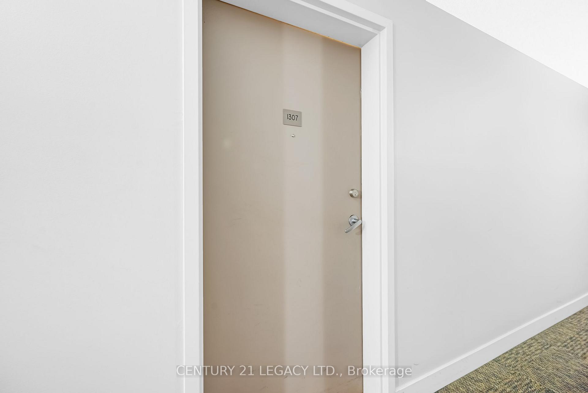 Photo 4 of Unit 1307, 8 Dayspring Circle, Brampton, Goreway Drive Corridor — HOMEH