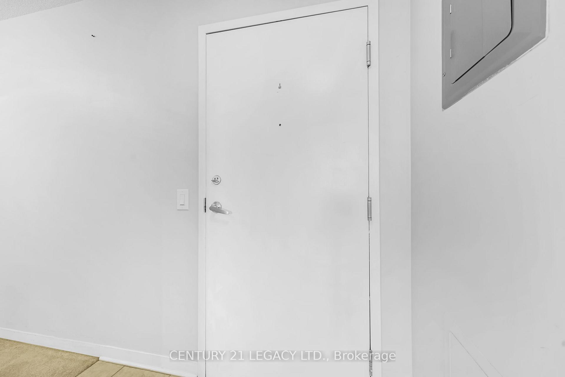 Photo 5 of Unit 1307, 8 Dayspring Circle, Brampton, Goreway Drive Corridor — HOMEH