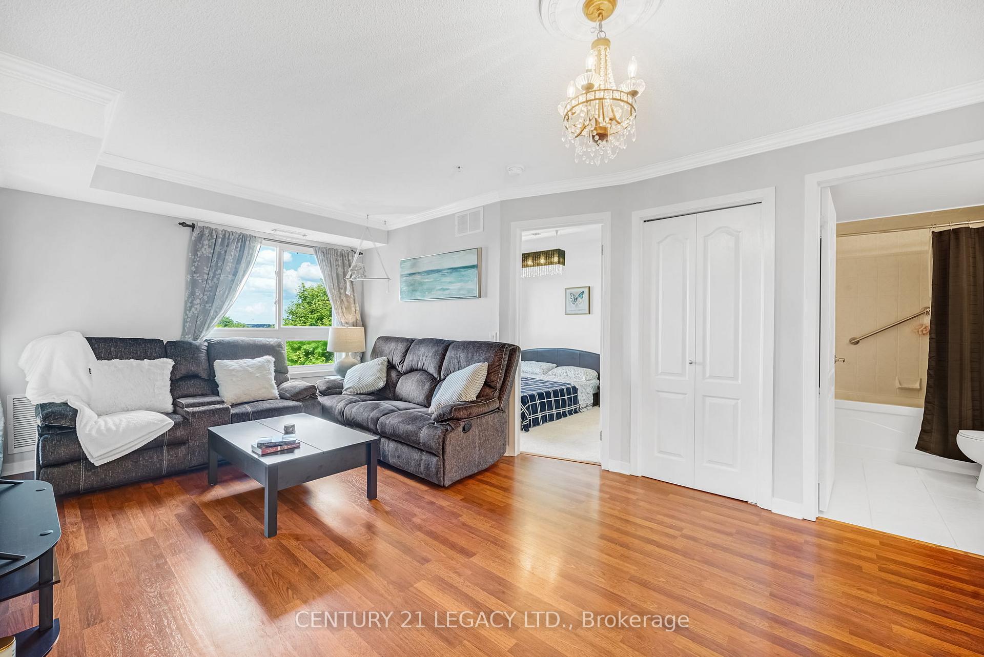 Photo 7 of Unit 1307, 8 Dayspring Circle, Brampton, Goreway Drive Corridor — HOMEH