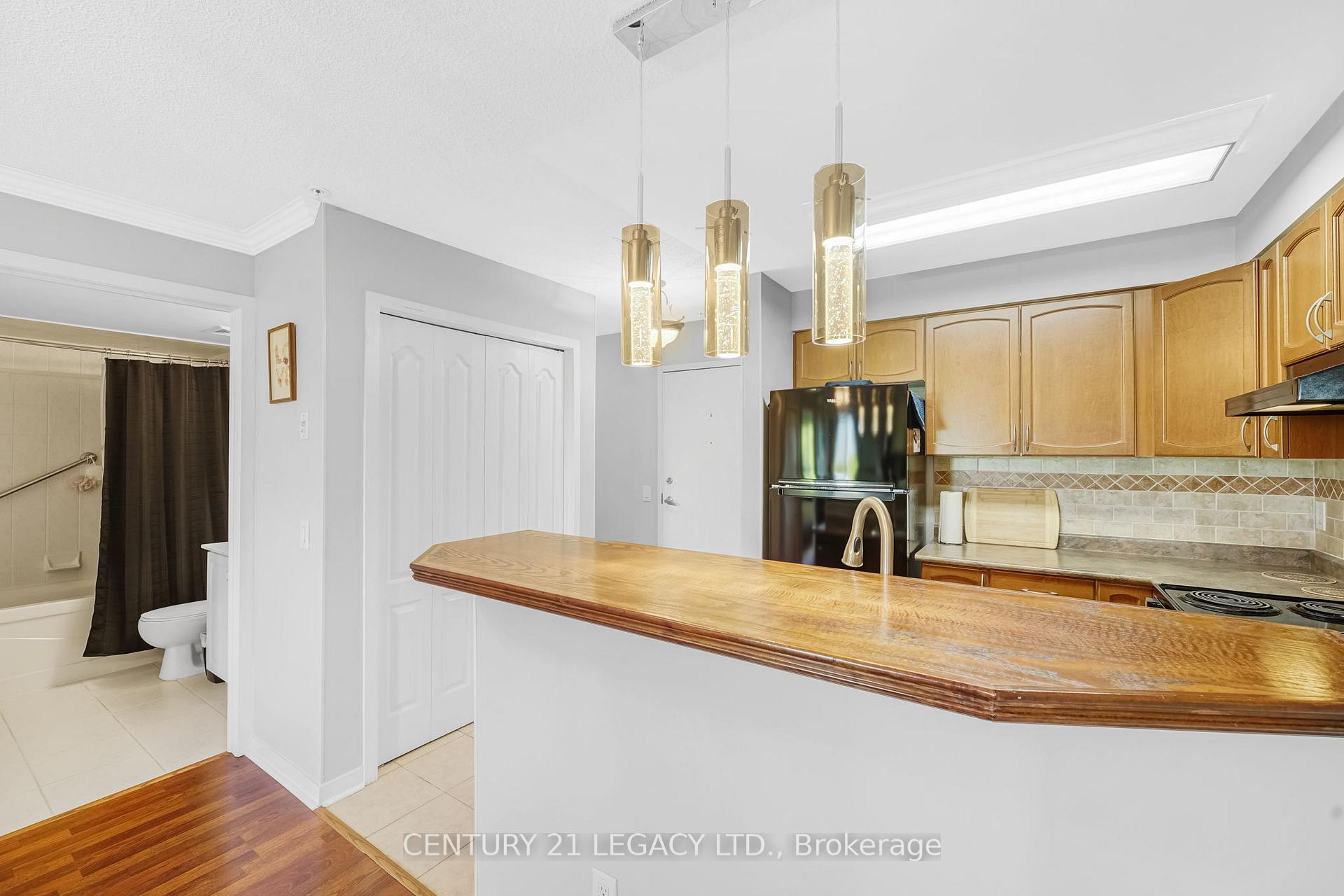 Photo 13 of Unit 1307, 8 Dayspring Circle, Brampton, Goreway Drive Corridor — HOMEH