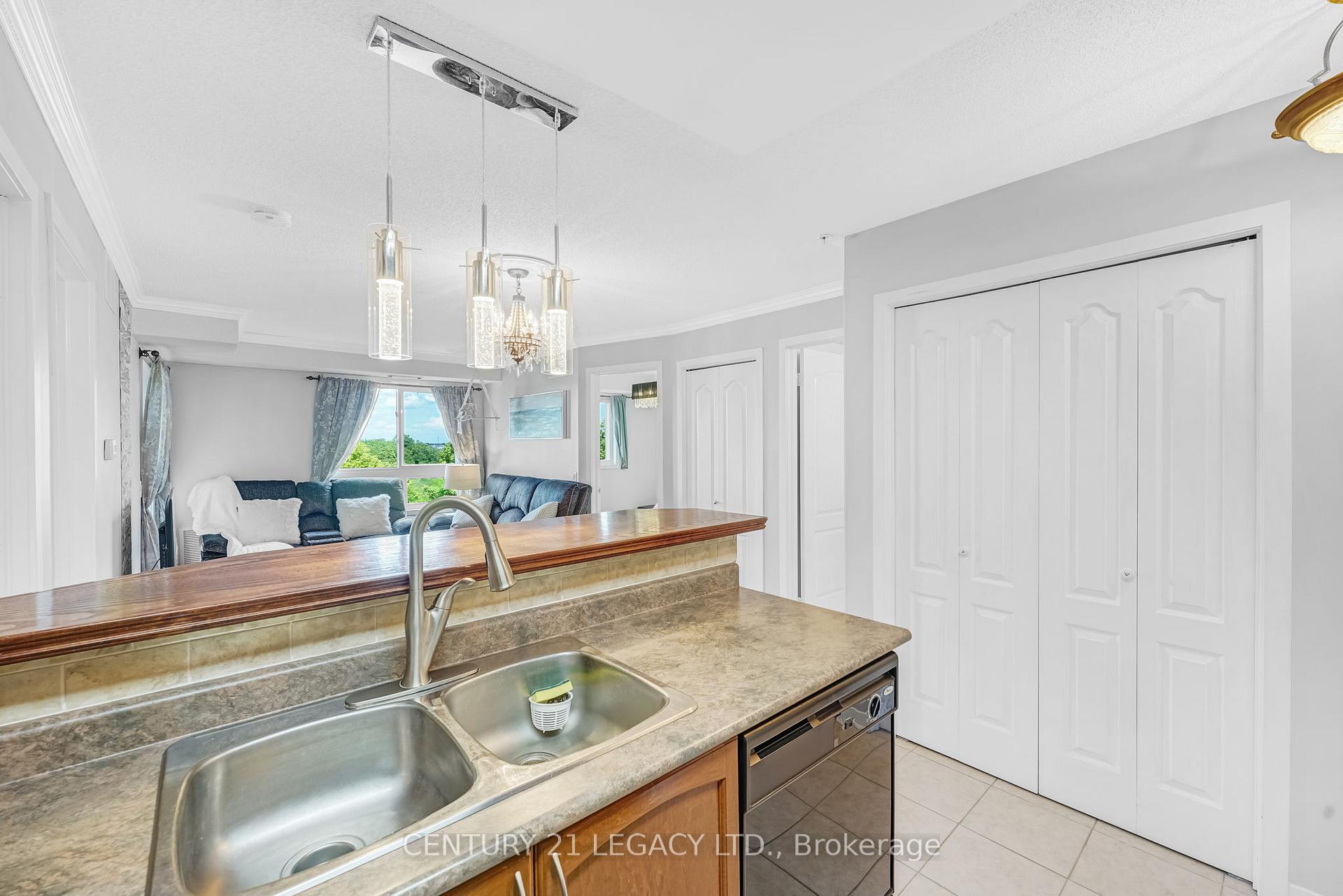 Photo 14 of Unit 1307, 8 Dayspring Circle, Brampton, Goreway Drive Corridor — HOMEH