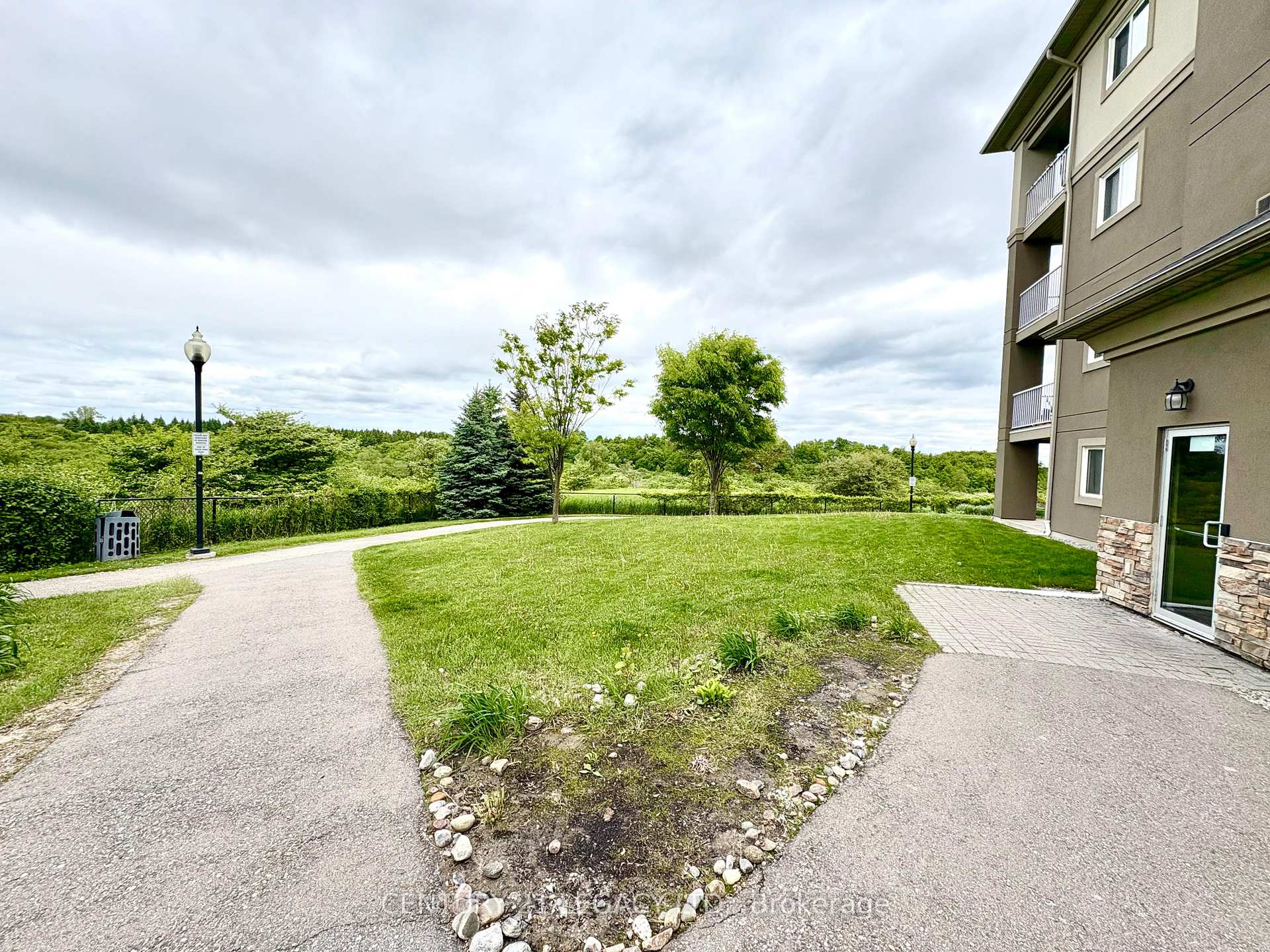 Photo 32 of Unit 1307, 8 Dayspring Circle, Brampton, Goreway Drive Corridor — HOMEH