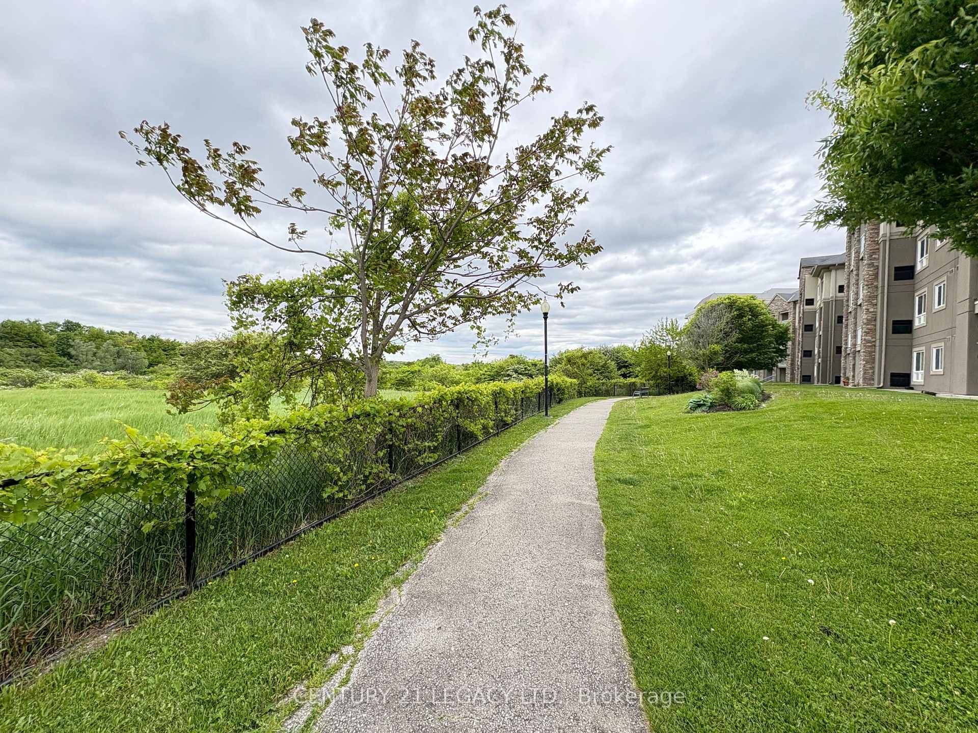 Photo 33 of Unit 1307, 8 Dayspring Circle, Brampton, Goreway Drive Corridor — HOMEH