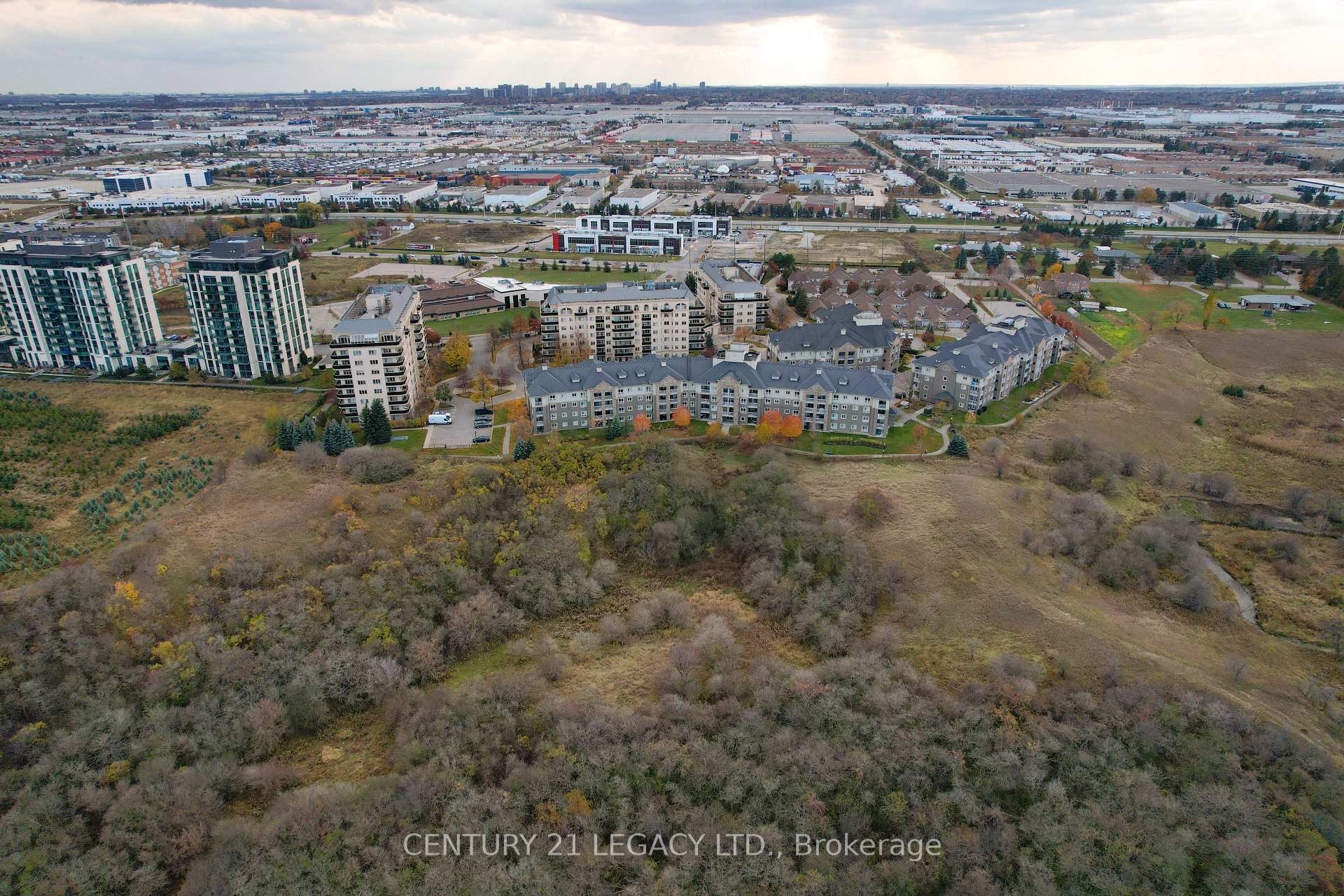 Photo 41 of Unit 1307, 8 Dayspring Circle, Brampton, Goreway Drive Corridor — HOMEH