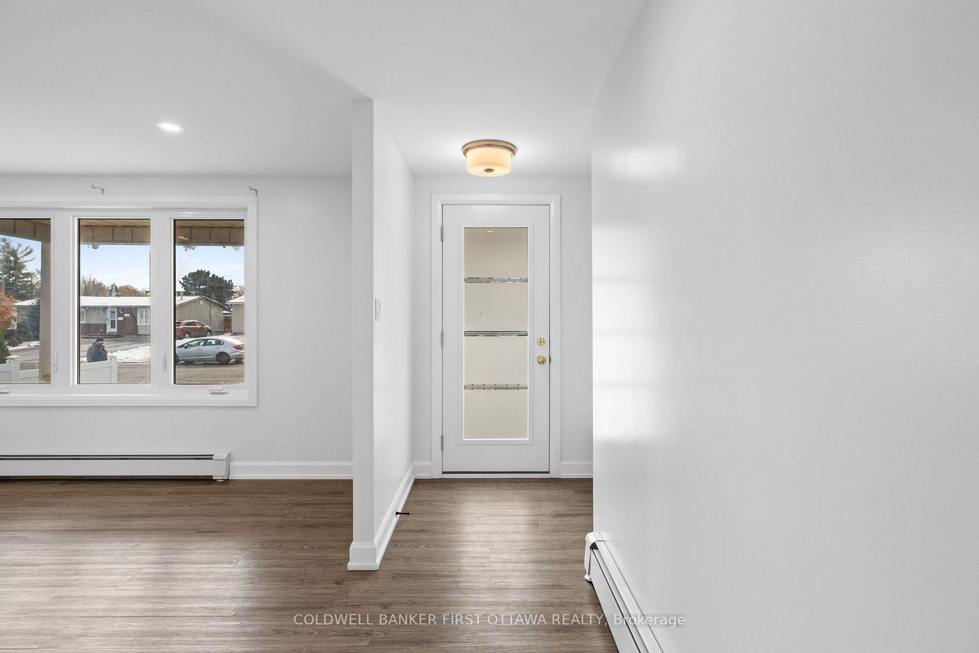 Photo 2 of 351 Amiens Street, Ottawa, Bilberry Creek/Queenswood Heights — HOMEH