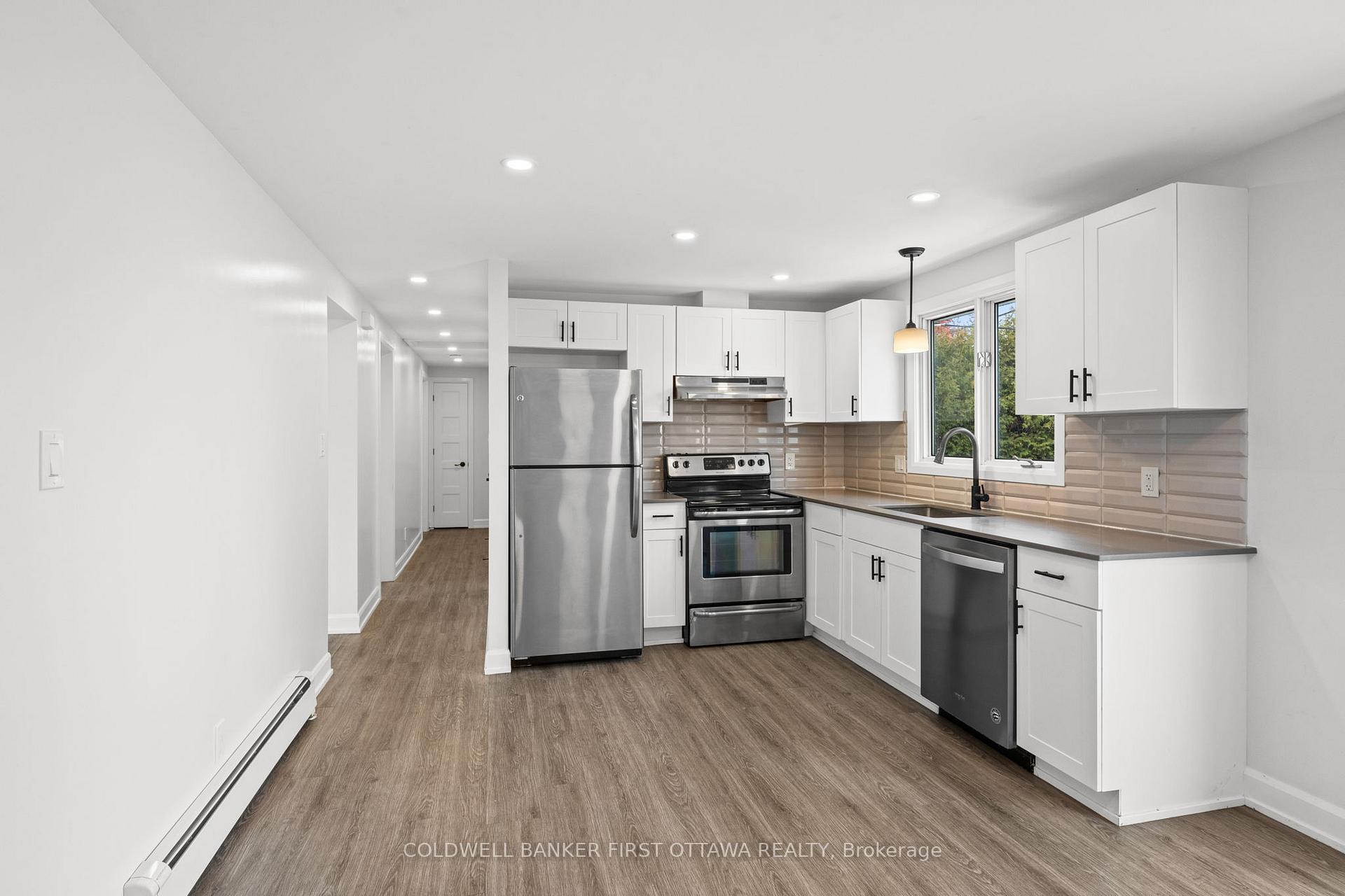 Photo 6 of 351 Amiens Street, Ottawa, Bilberry Creek/Queenswood Heights — HOMEH