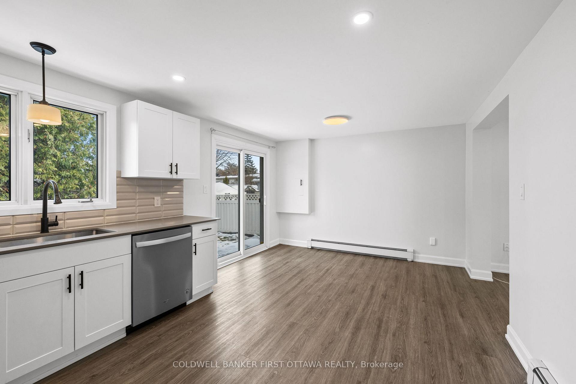 Photo 8 of 351 Amiens Street, Ottawa, Bilberry Creek/Queenswood Heights — HOMEH