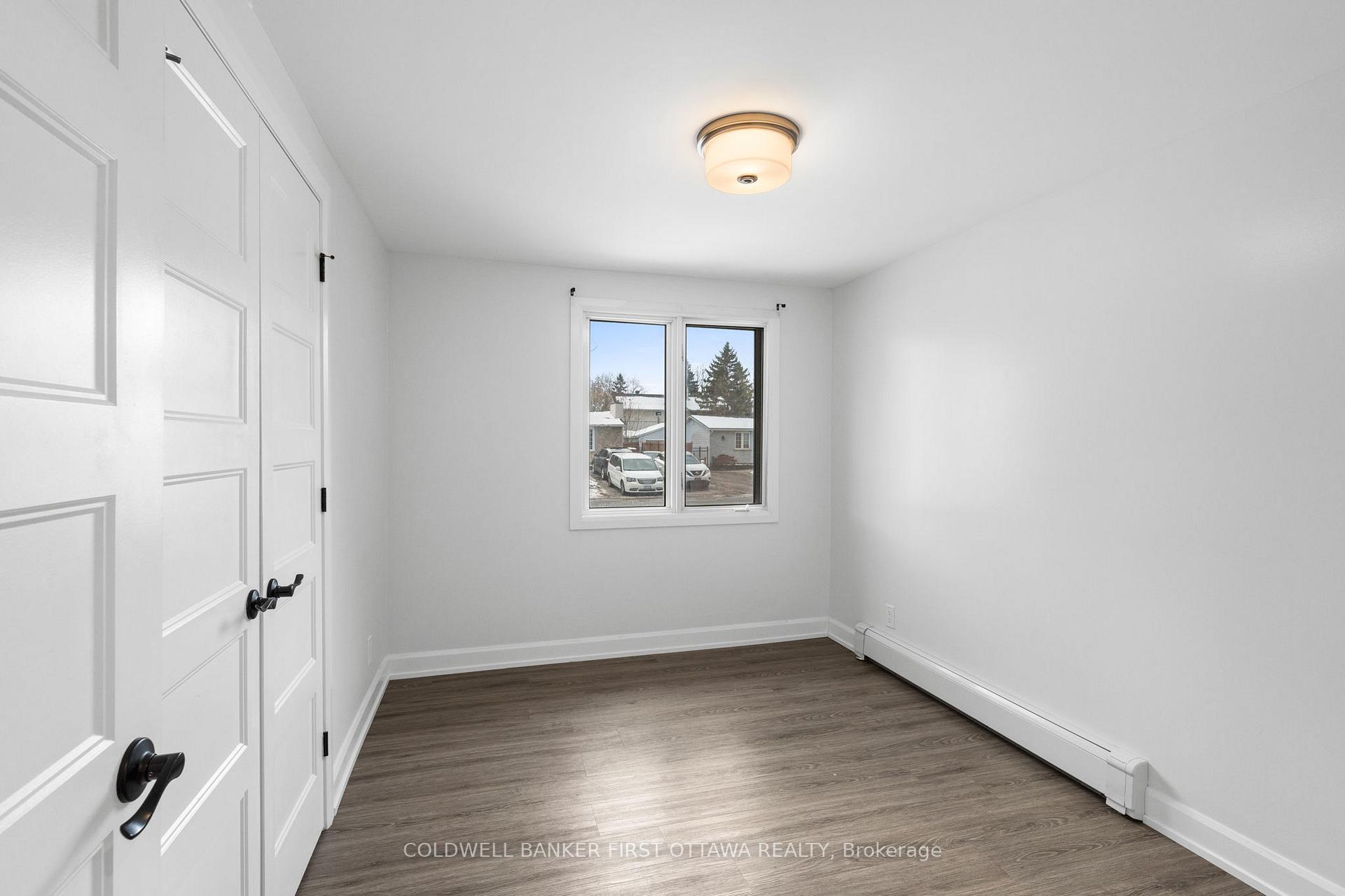 Photo 13 of 351 Amiens Street, Ottawa, Bilberry Creek/Queenswood Heights — HOMEH