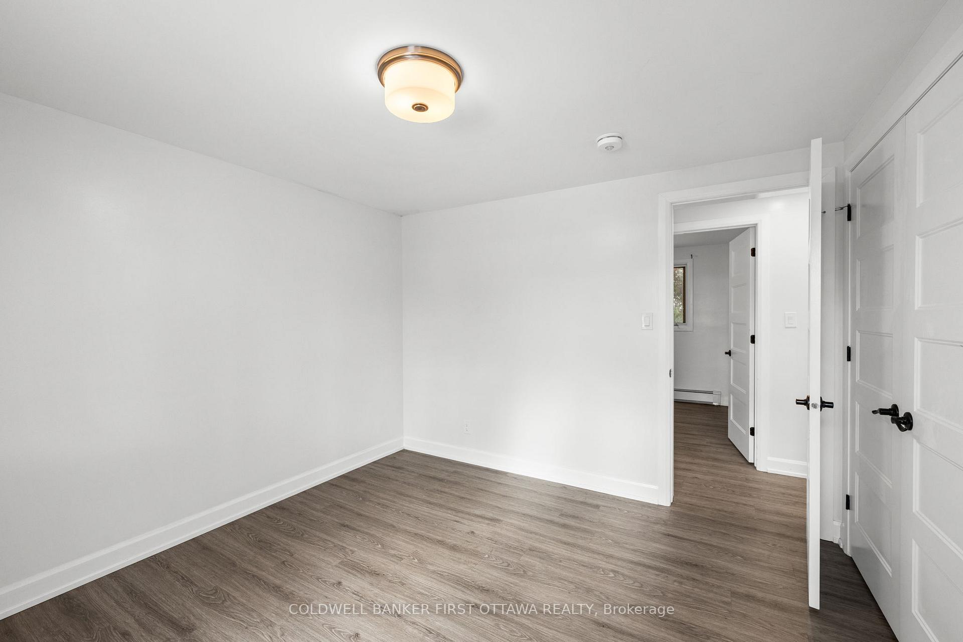 Photo 16 of 351 Amiens Street, Ottawa, Bilberry Creek/Queenswood Heights — HOMEH