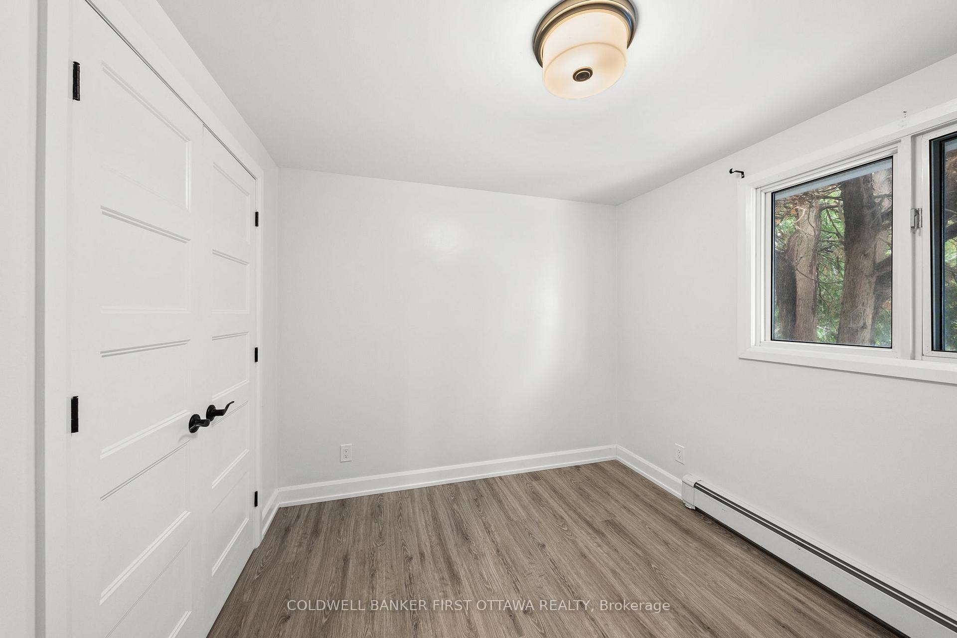 Photo 18 of 351 Amiens Street, Ottawa, Bilberry Creek/Queenswood Heights — HOMEH