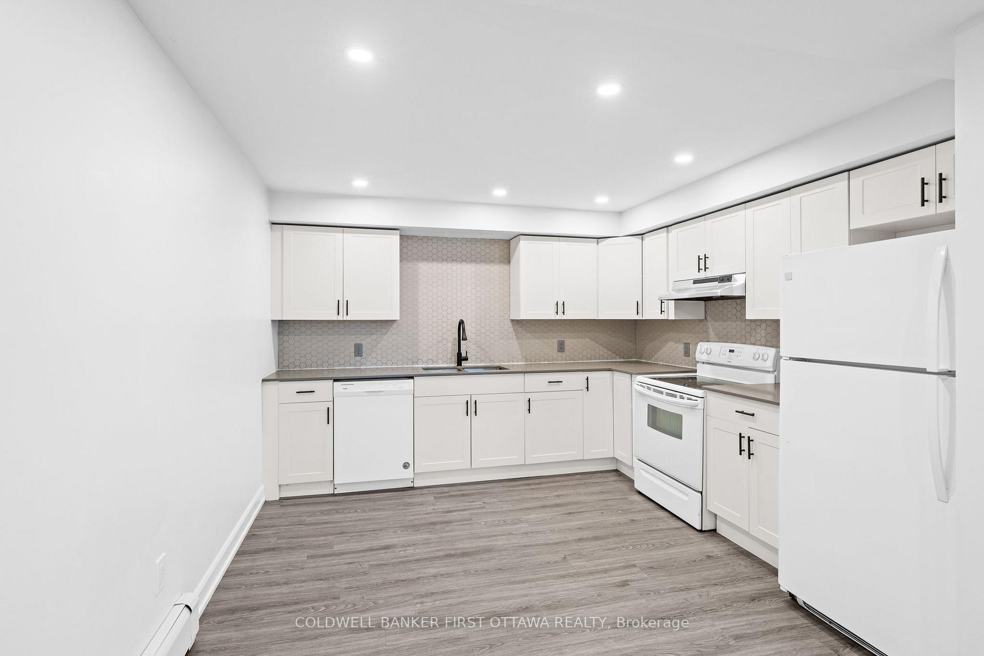 Photo 31 of 351 Amiens Street, Ottawa, Bilberry Creek/Queenswood Heights — HOMEH
