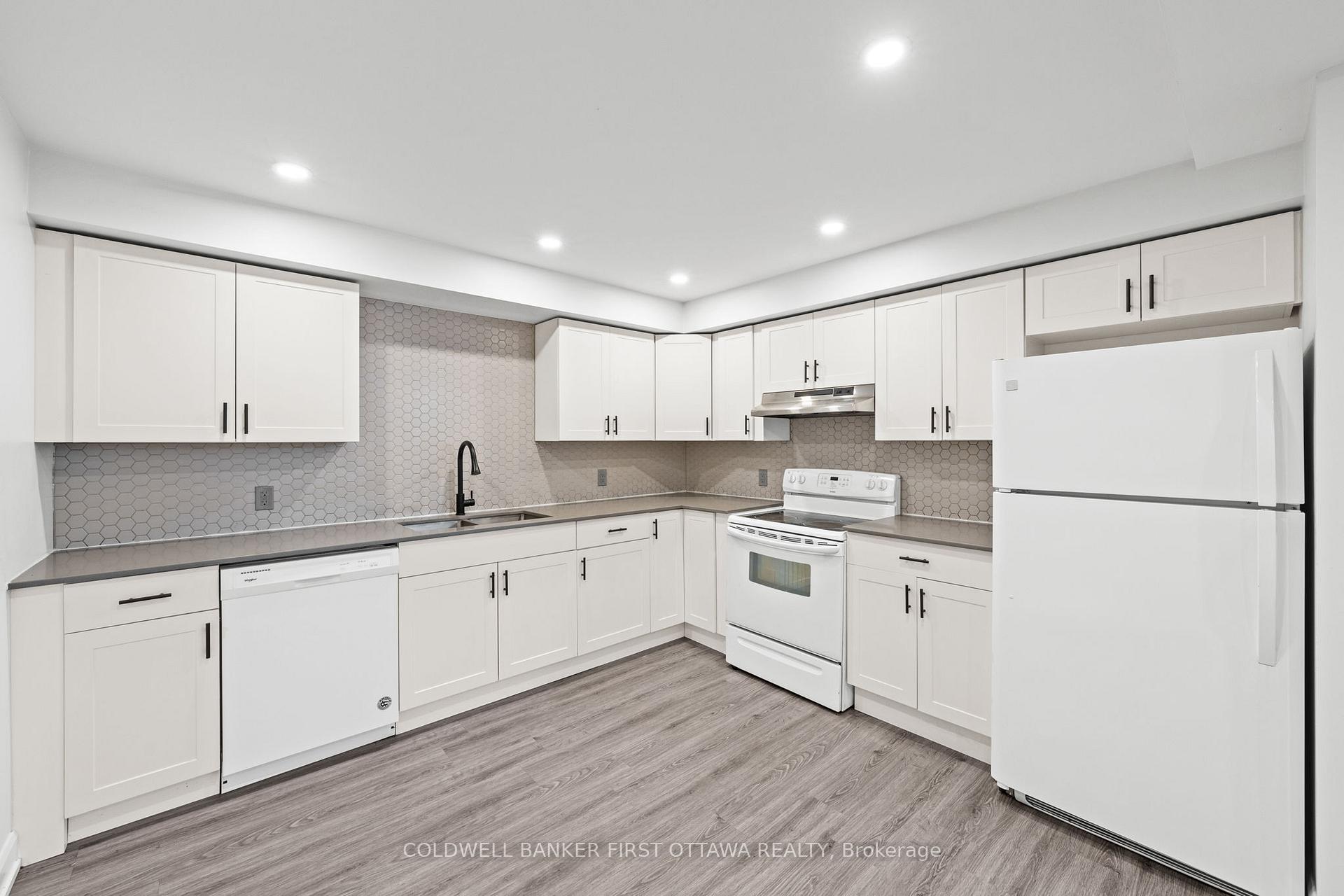 Photo 32 of 351 Amiens Street, Ottawa, Bilberry Creek/Queenswood Heights — HOMEH