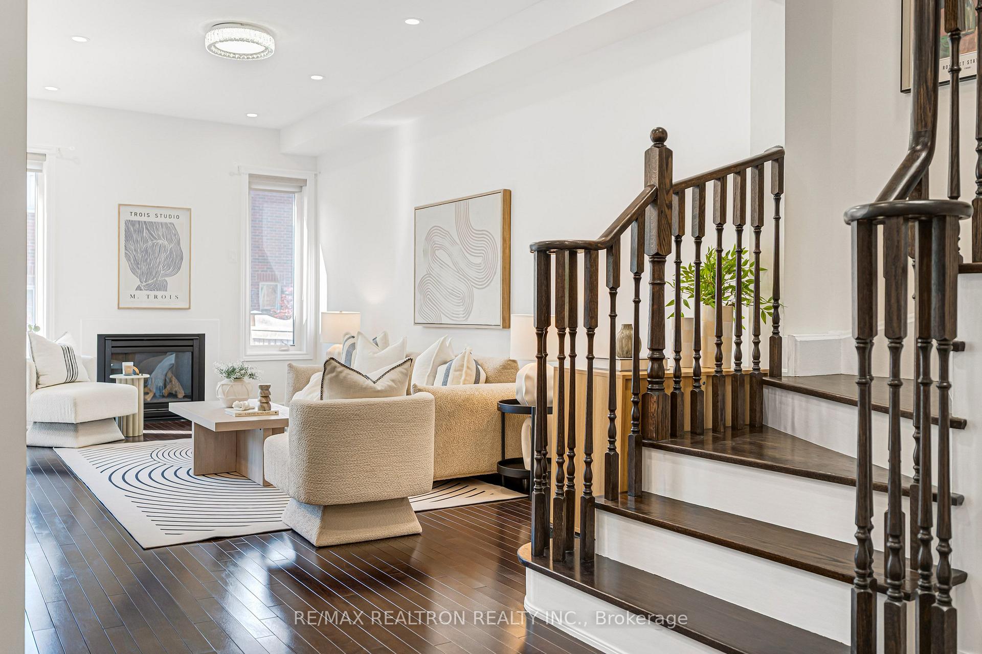 Photo 3 of 119 Wilfred Murison Avenue, Markham, Berczy — HOMEH