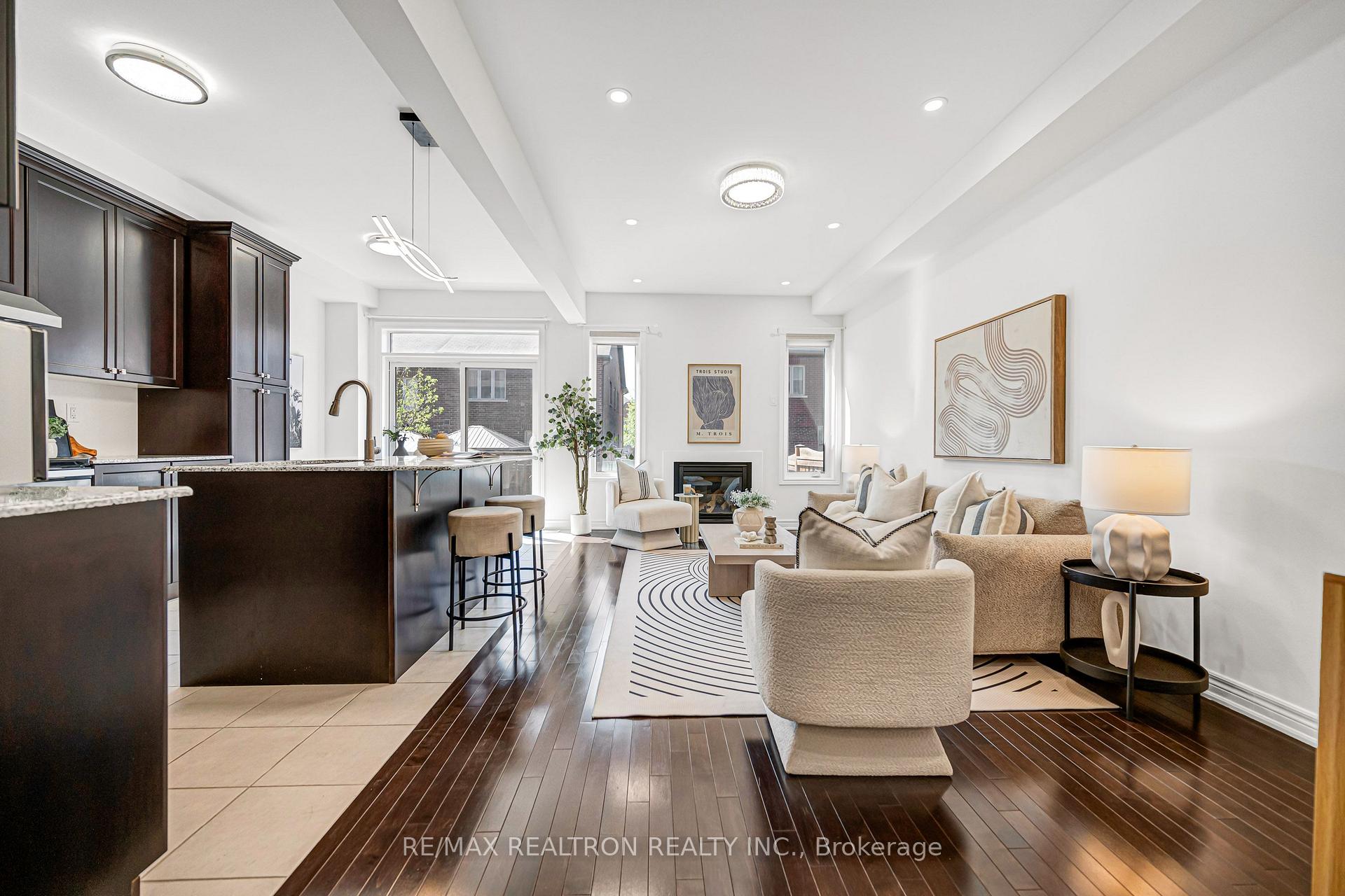 Photo 4 of 119 Wilfred Murison Avenue, Markham, Berczy — HOMEH