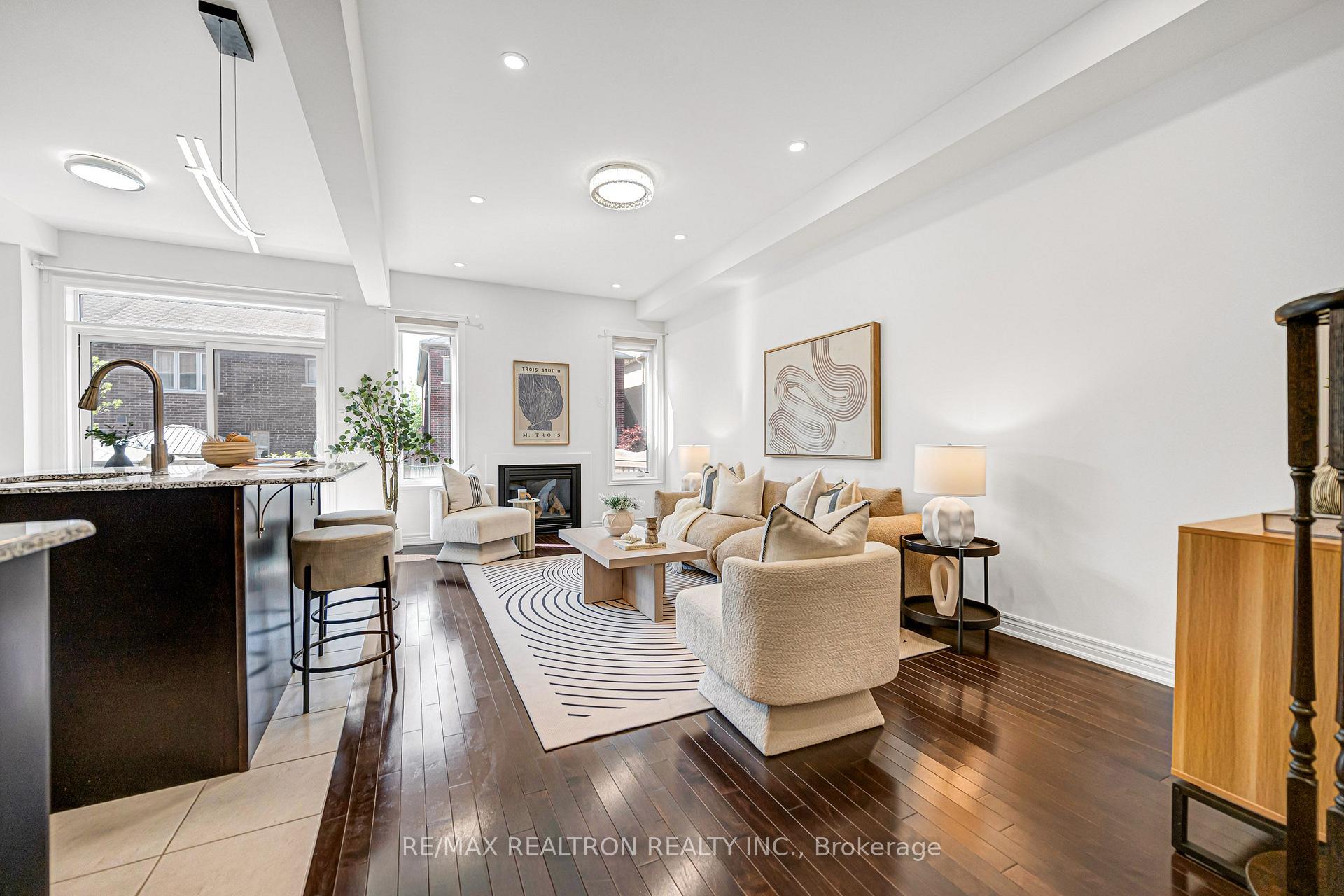 Photo 5 of 119 Wilfred Murison Avenue, Markham, Berczy — HOMEH