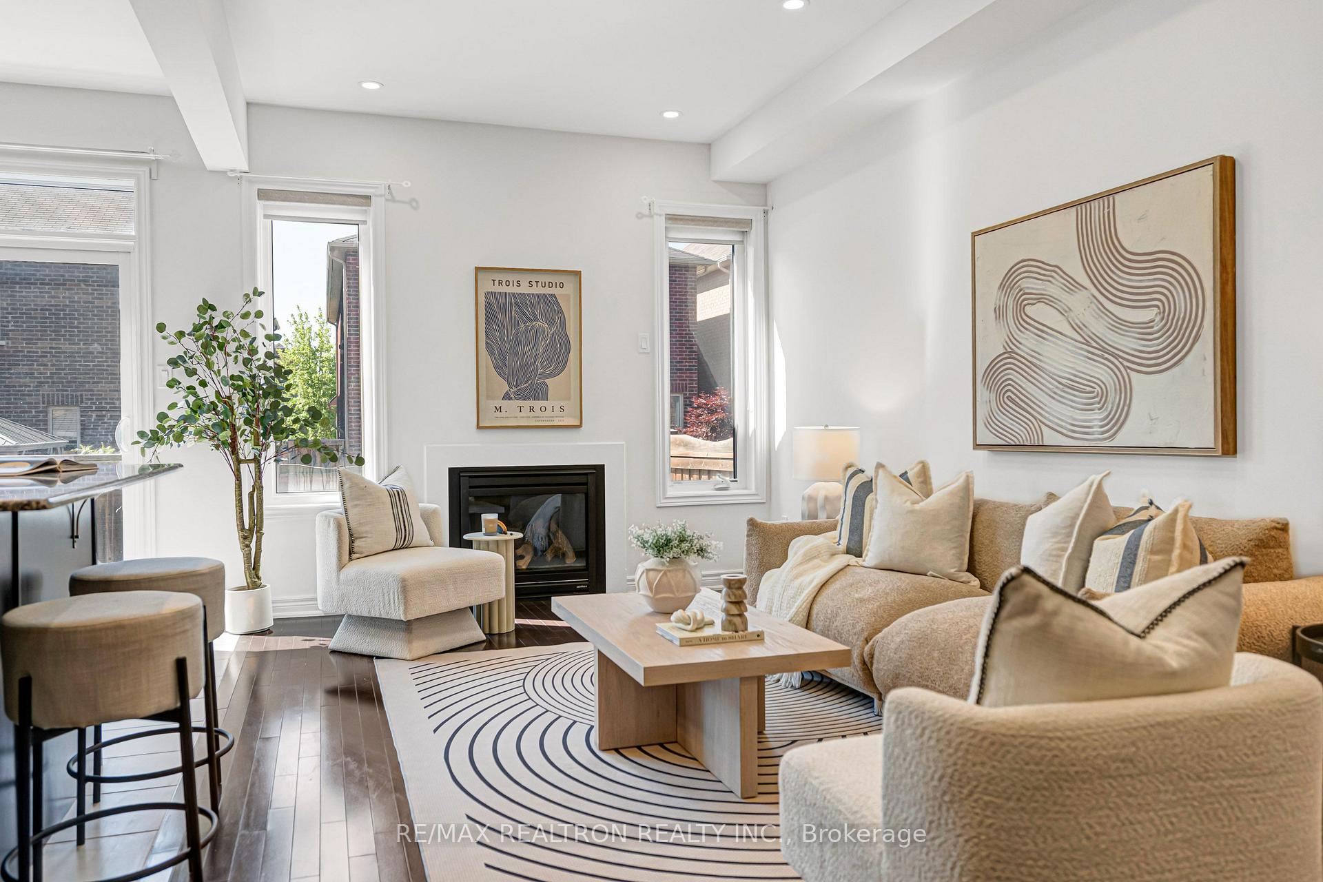 Photo 6 of 119 Wilfred Murison Avenue, Markham, Berczy — HOMEH