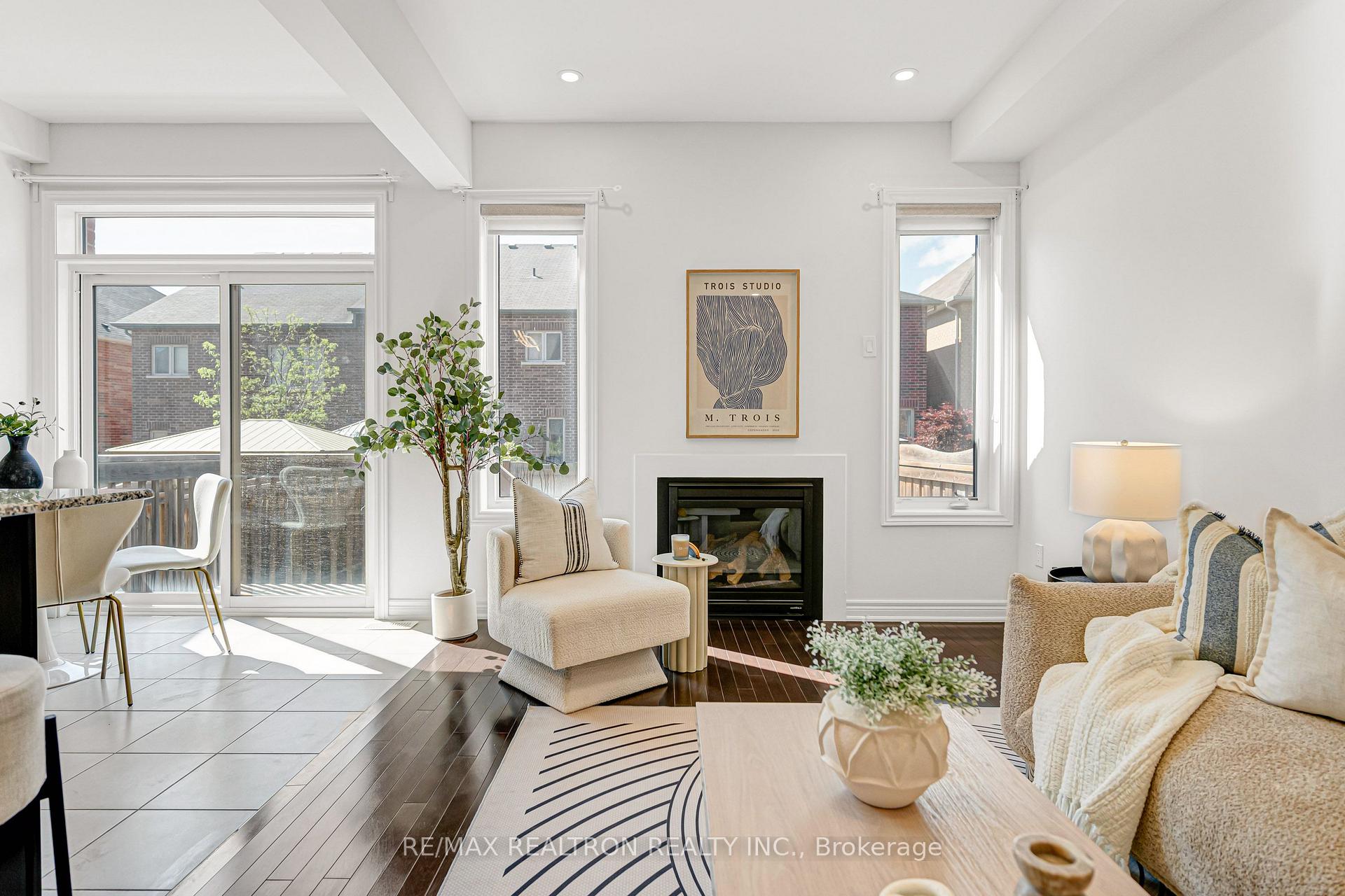 Photo 12 of 119 Wilfred Murison Avenue, Markham, Berczy — HOMEH