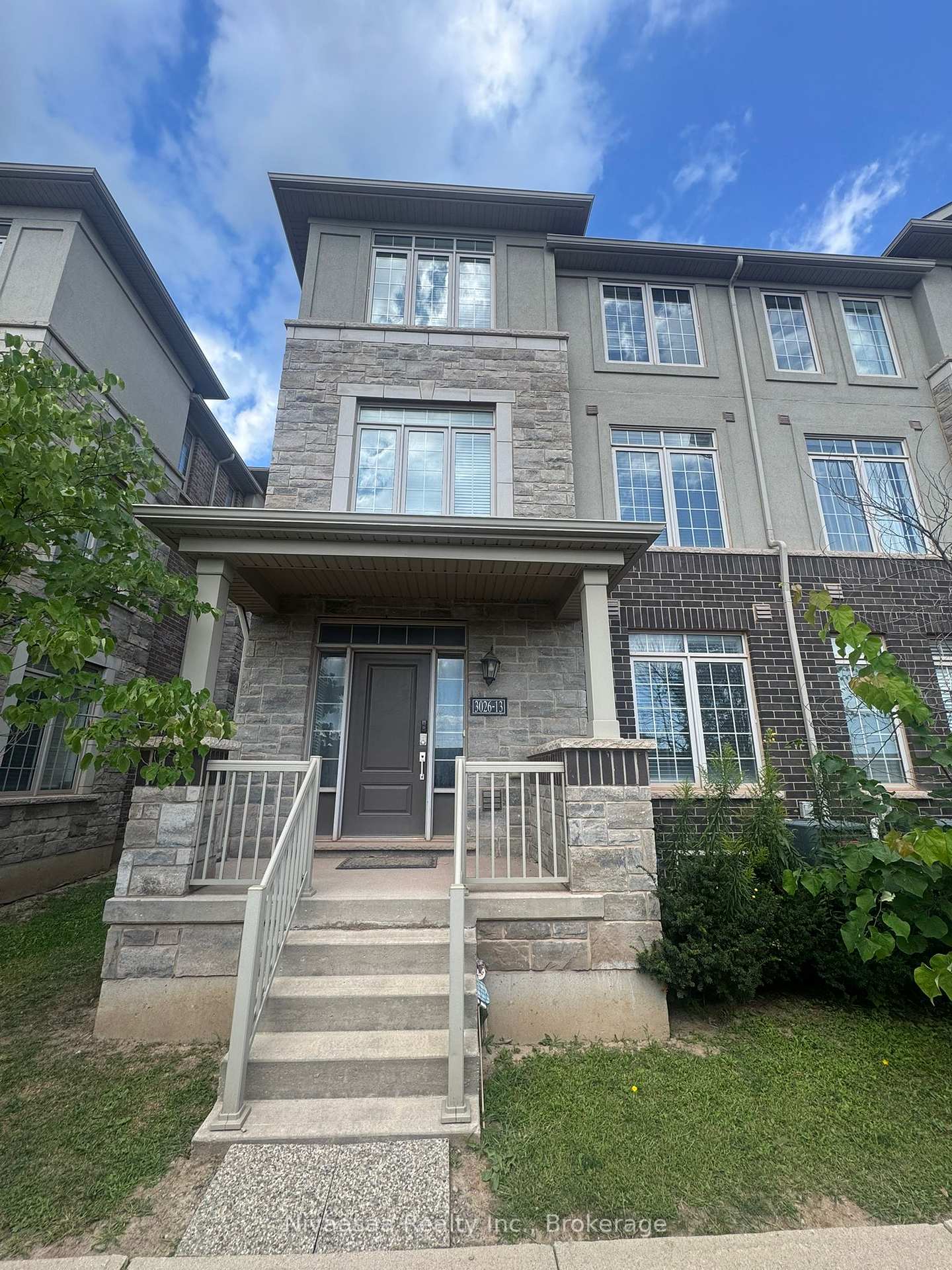 Photo 1 of Unit 13, 3026 Postridge Drive, Oakville, Joshua Meadows — HOMEH