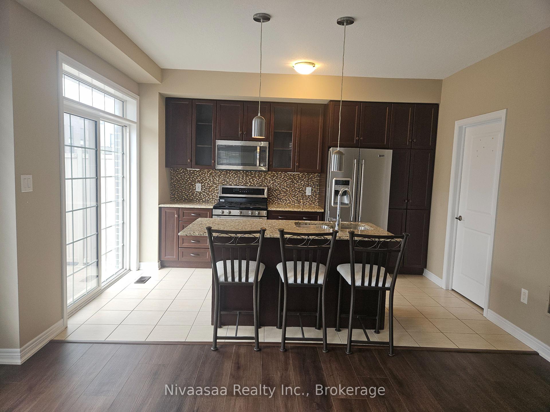 Photo 6 of Unit 13, 3026 Postridge Drive, Oakville, Joshua Meadows — HOMEH