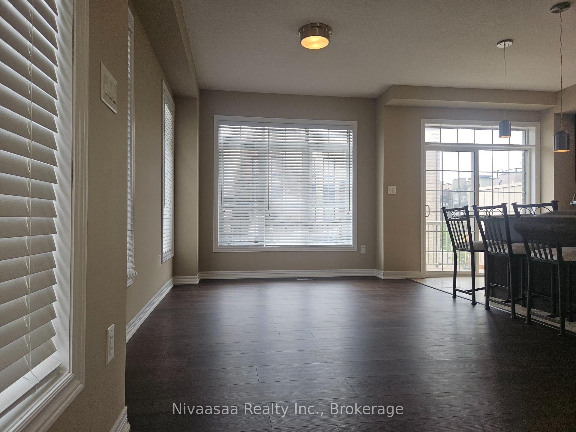 Photo 10 of Unit 13, 3026 Postridge Drive, Oakville, Joshua Meadows — HOMEH