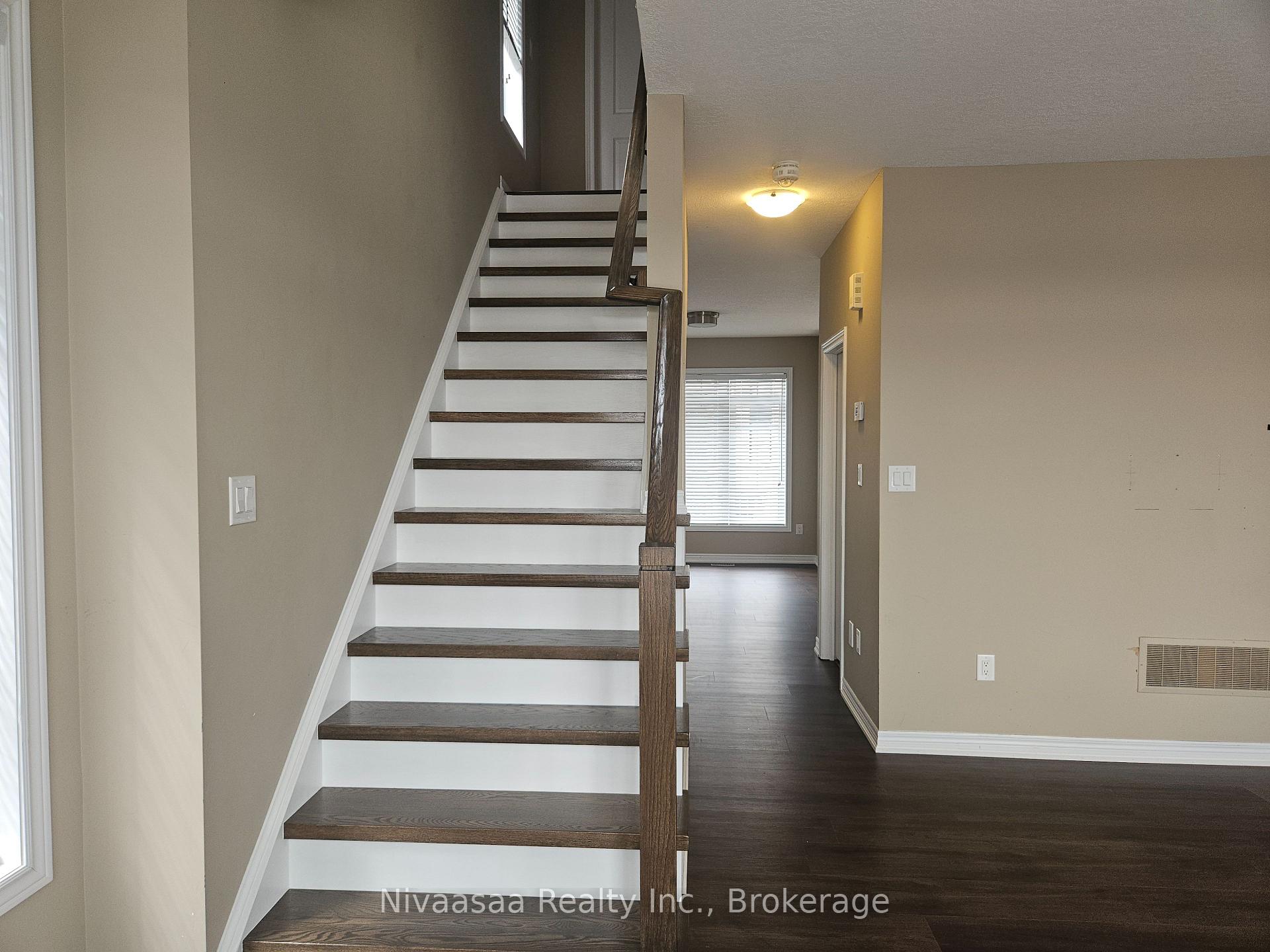 Photo 16 of Unit 13, 3026 Postridge Drive, Oakville, Joshua Meadows — HOMEH