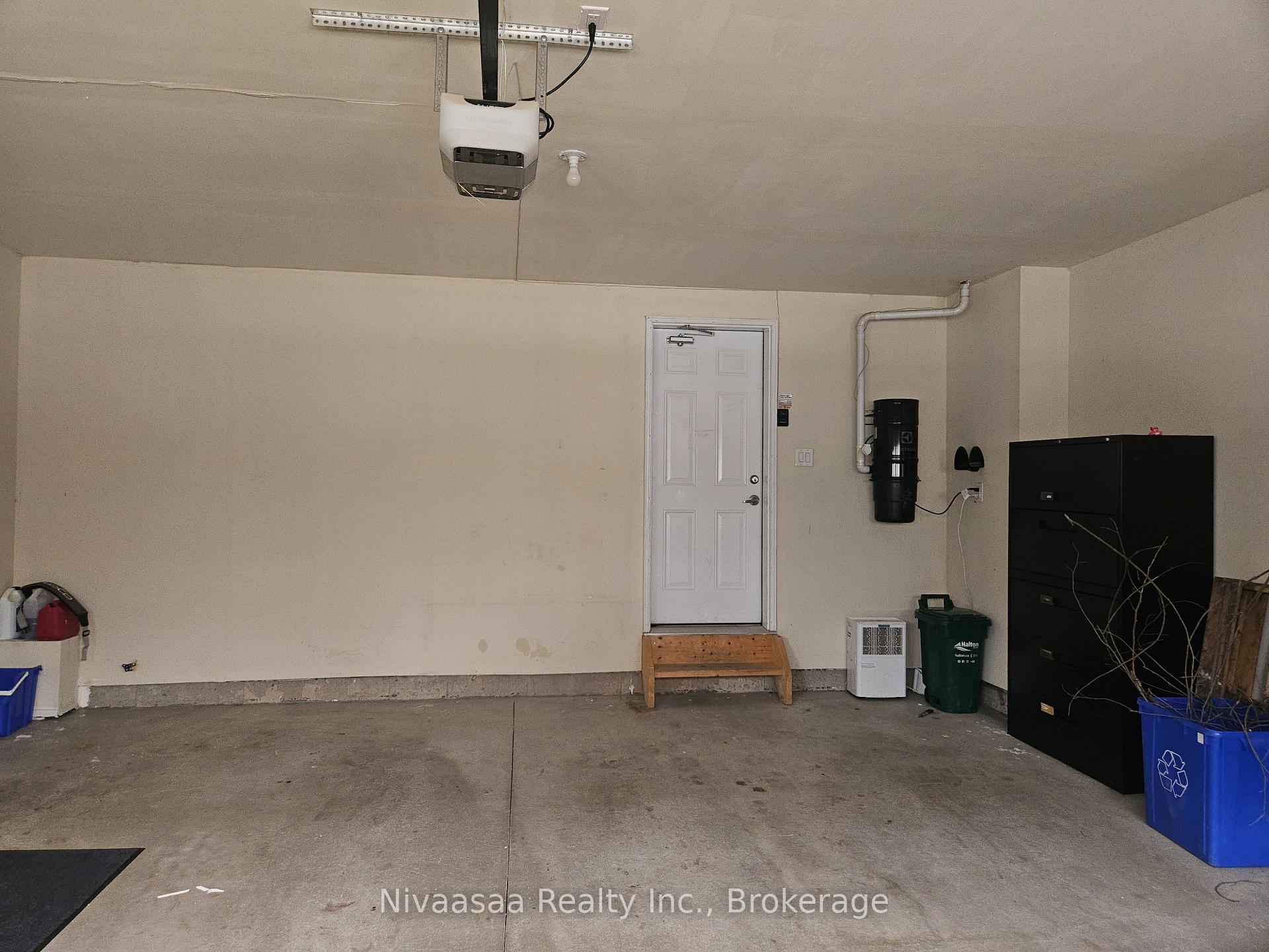 Photo 28 of Unit 13, 3026 Postridge Drive, Oakville, Joshua Meadows — HOMEH