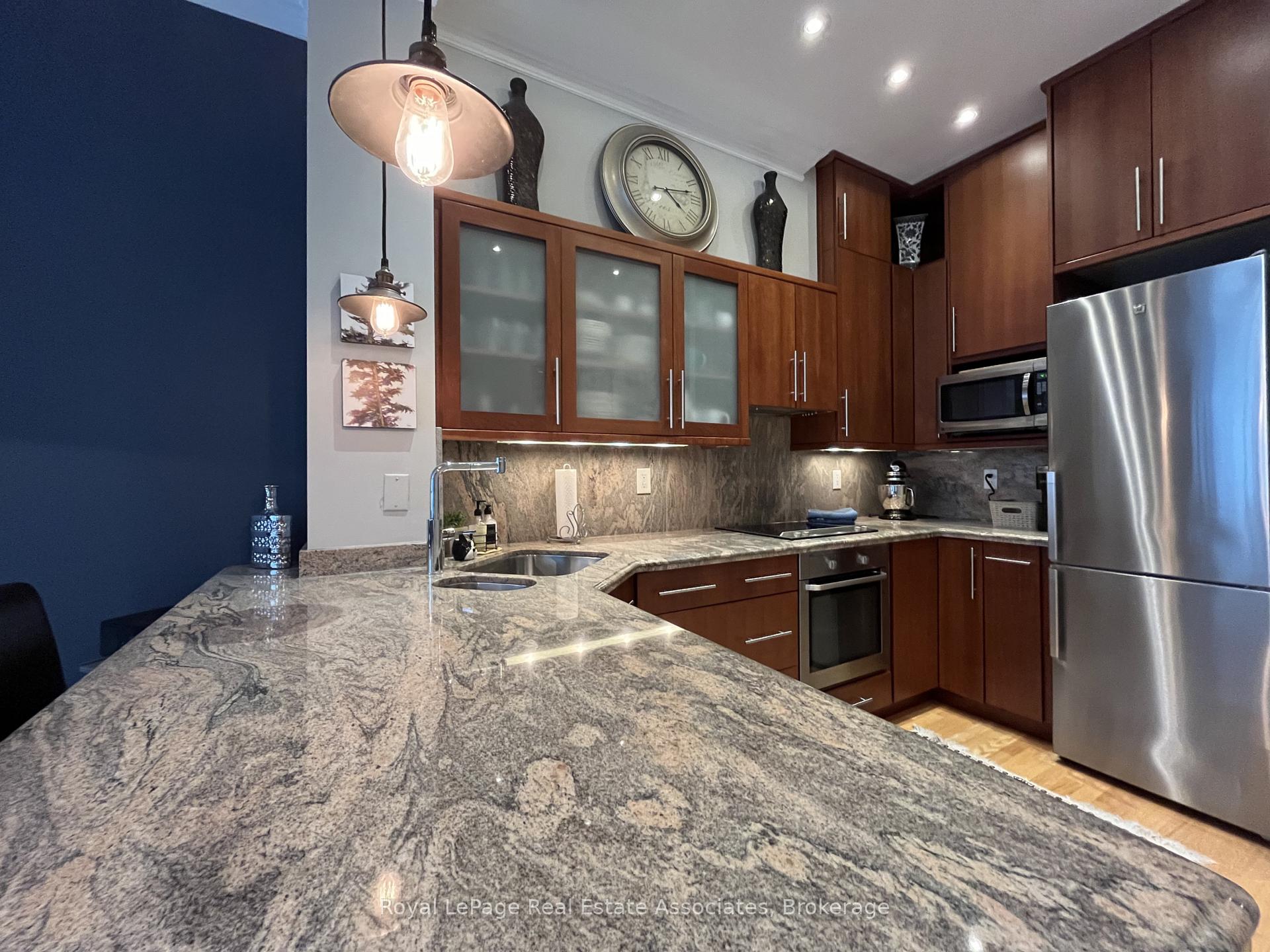 Photo 6 of Unit 901, 7 King Street E, Toronto, Church-Yonge Corridor — HOMEH