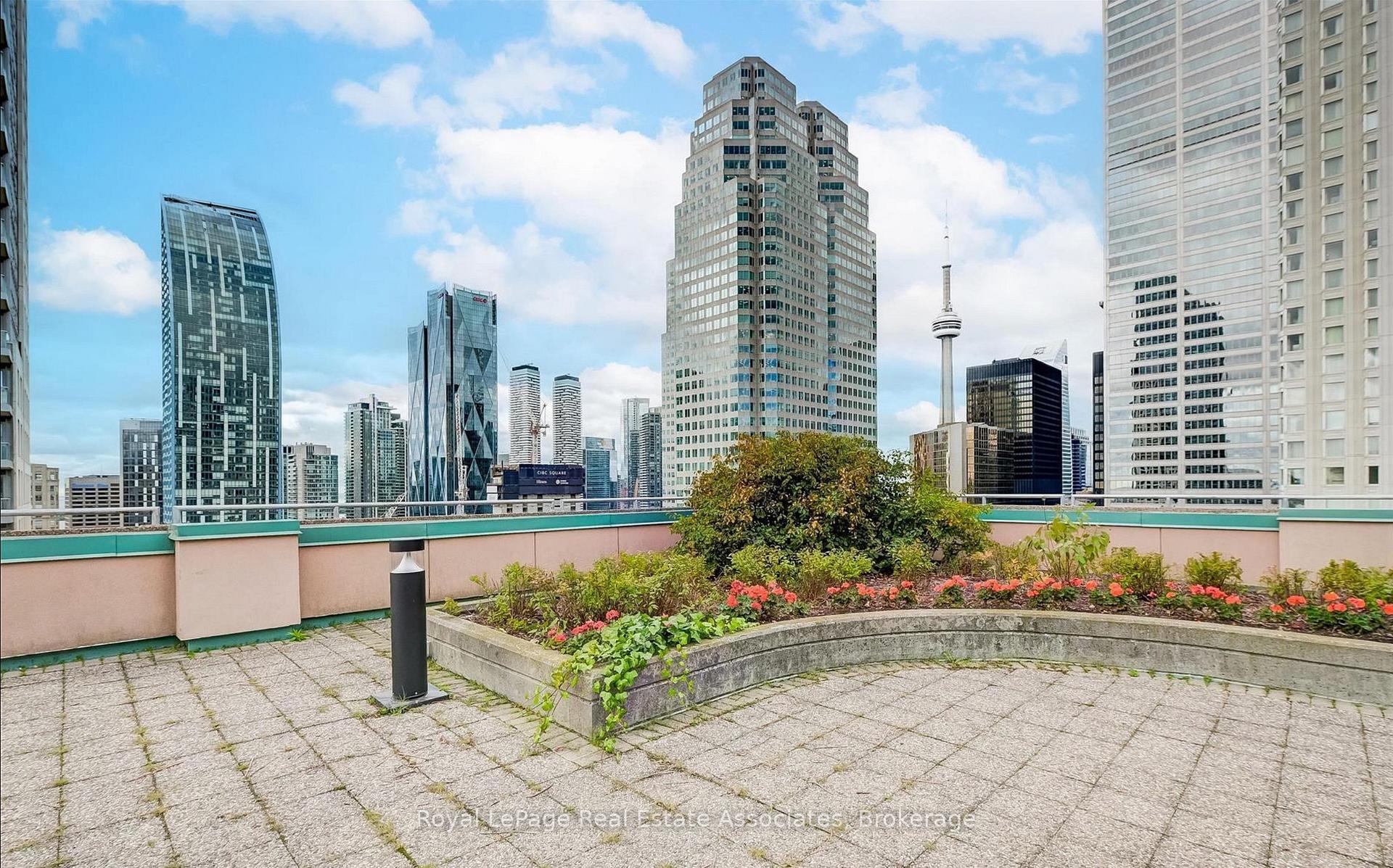 Photo 14 of Unit 901, 7 King Street E, Toronto, Church-Yonge Corridor — HOMEH