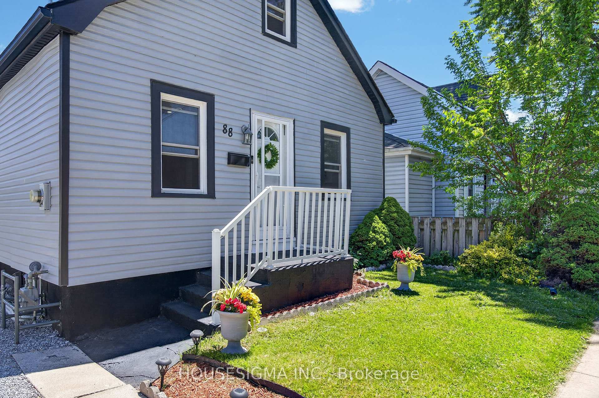 Photo 2 of 88 Page Street, St. Catharines, E. Chester — HOMEH