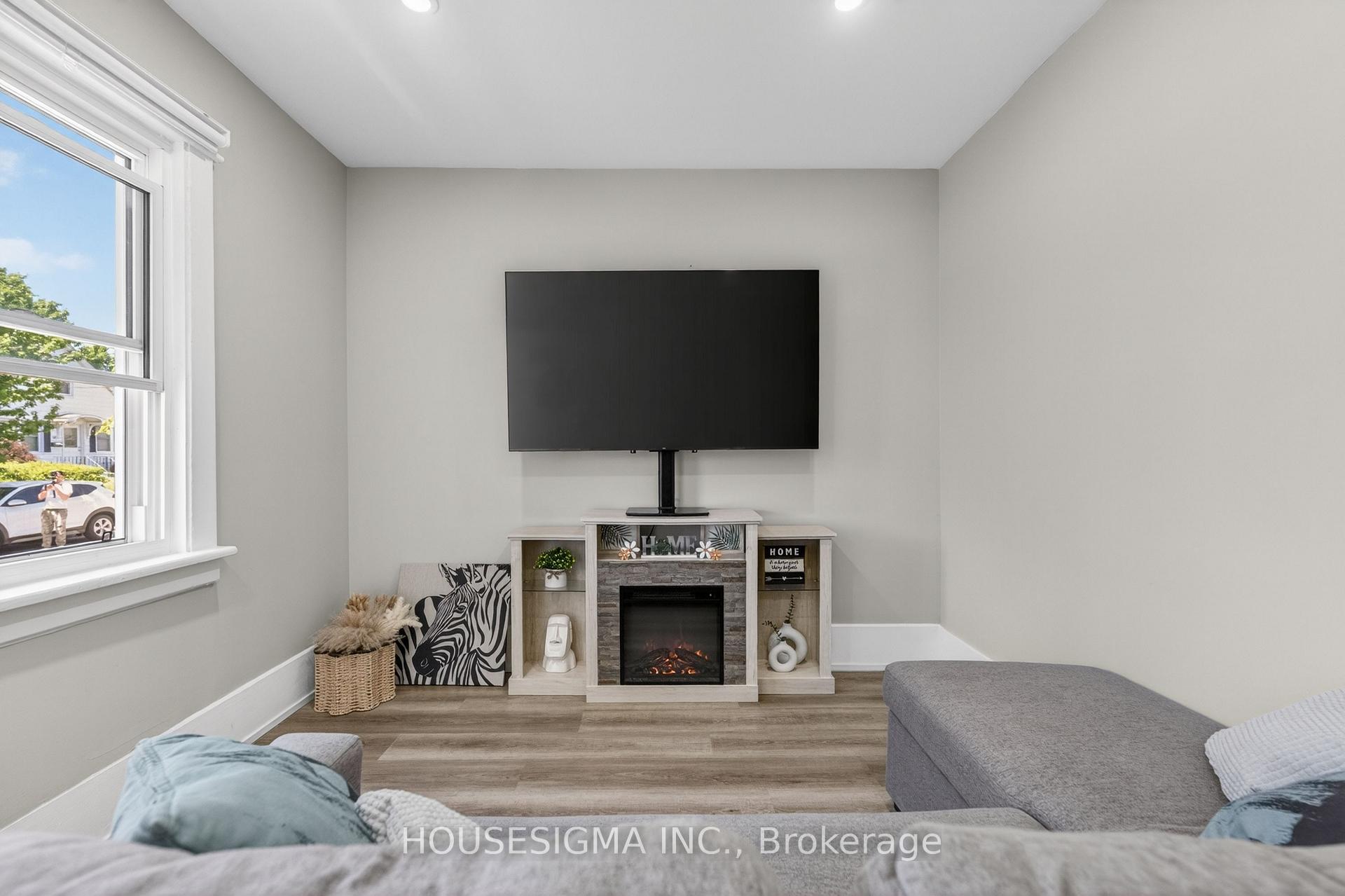 Photo 10 of 88 Page Street, St. Catharines, E. Chester — HOMEH