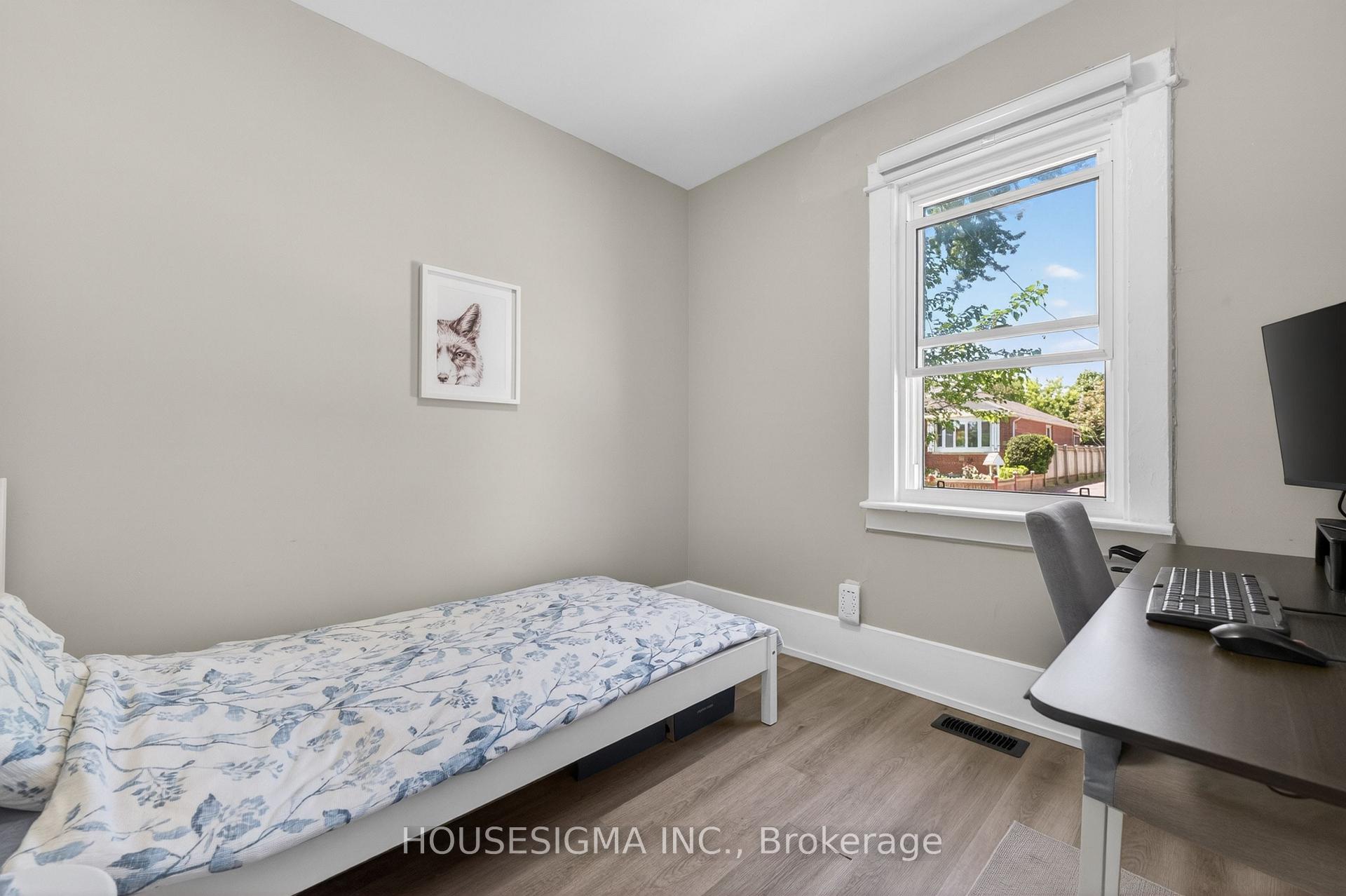Photo 12 of 88 Page Street, St. Catharines, E. Chester — HOMEH