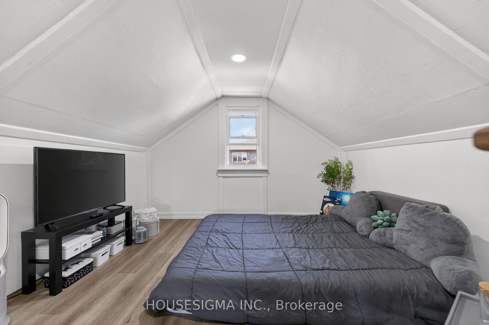 Photo 30 of 88 Page Street, St. Catharines, E. Chester — HOMEH