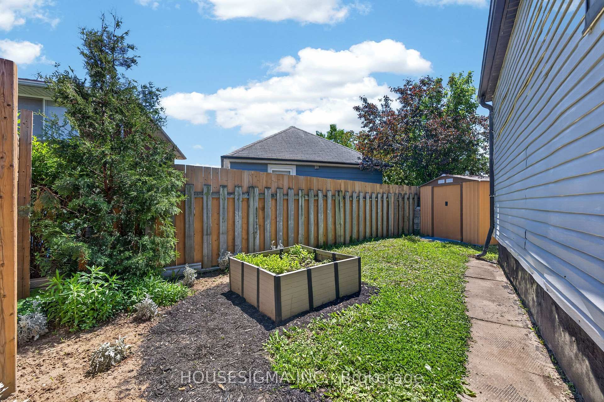 Photo 42 of 88 Page Street, St. Catharines, E. Chester — HOMEH