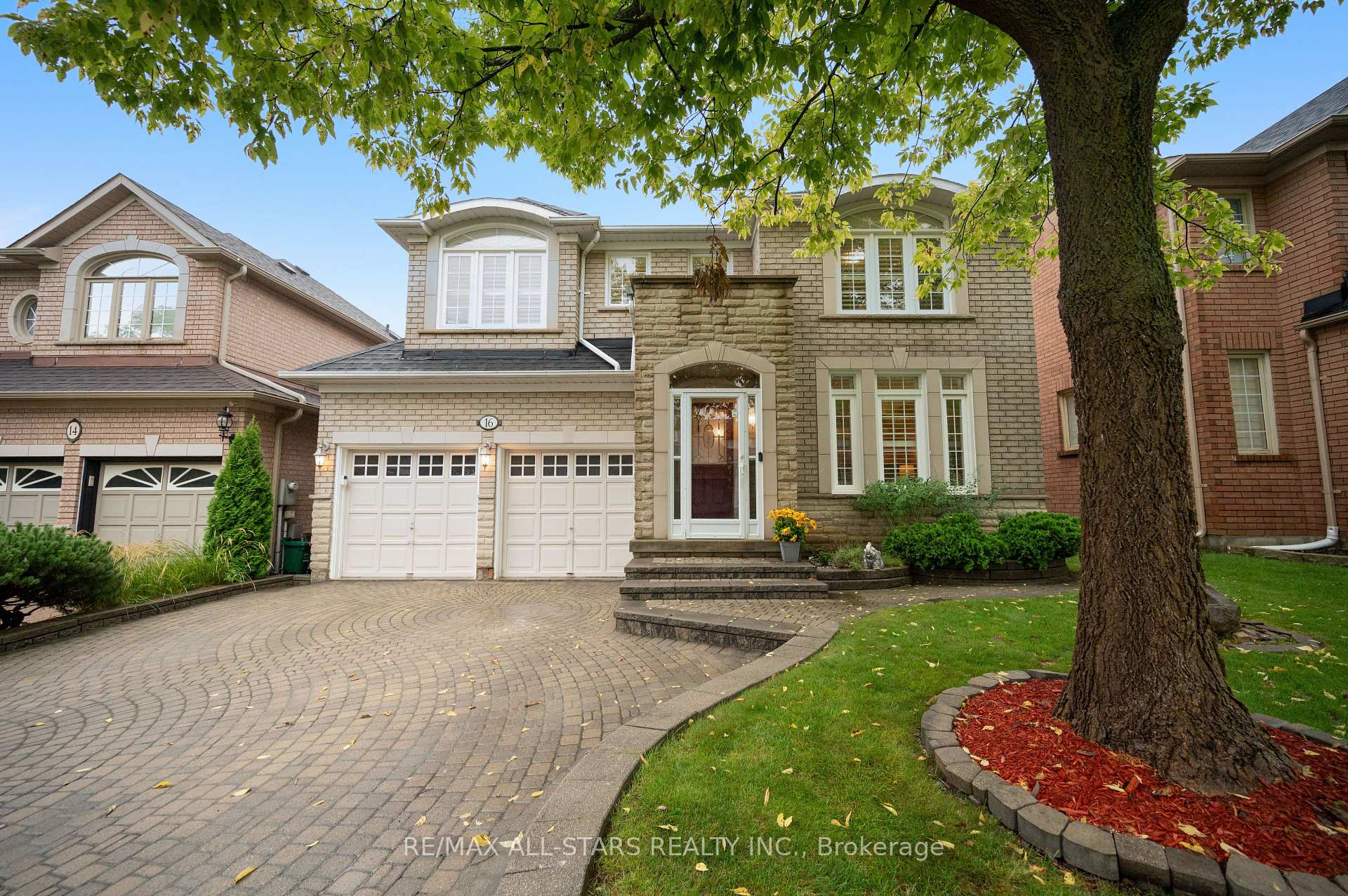 Photo 1 of 16 Primrose Path Crescent, Markham, Legacy — HOMEH