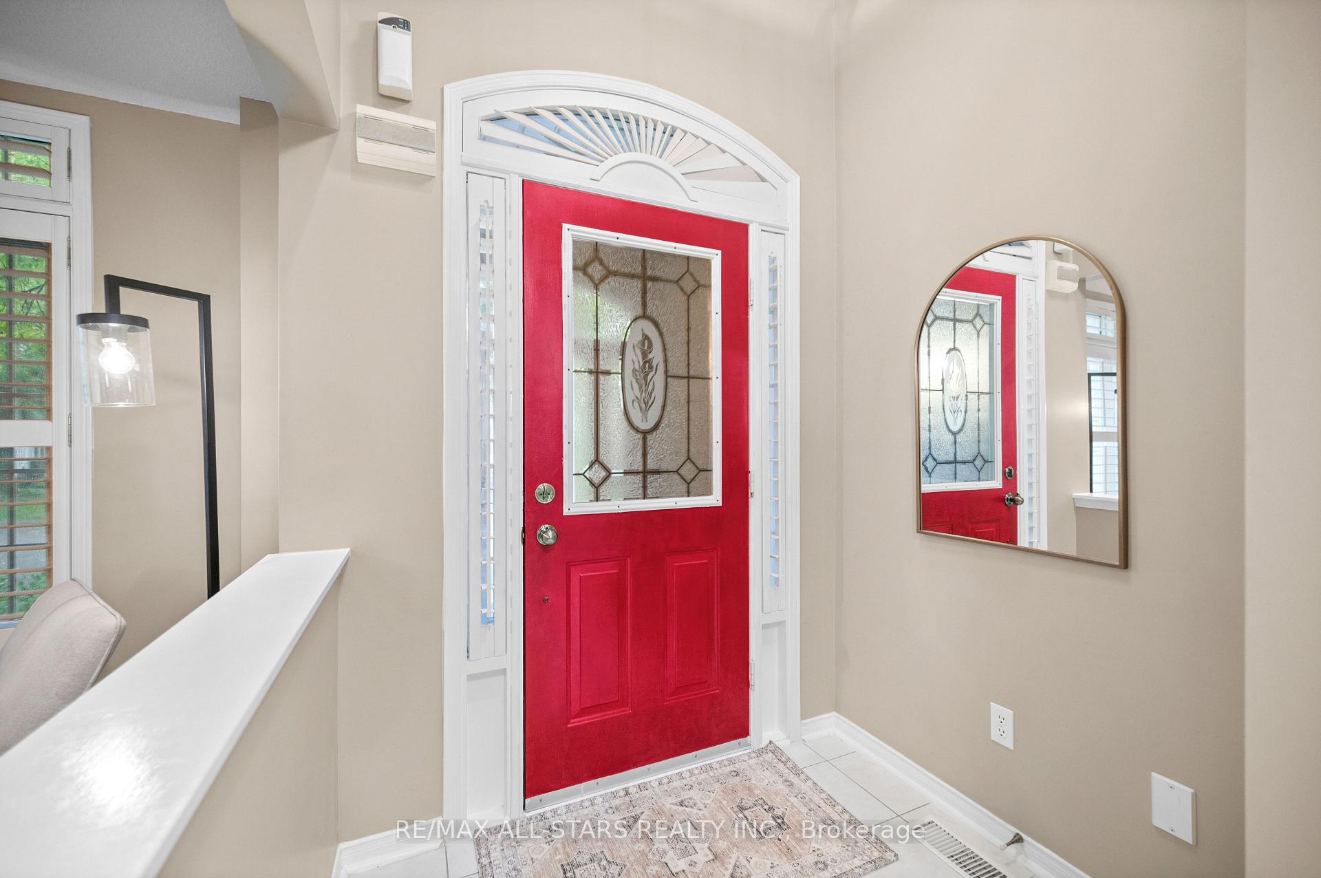 Photo 4 of 16 Primrose Path Crescent, Markham, Legacy — HOMEH