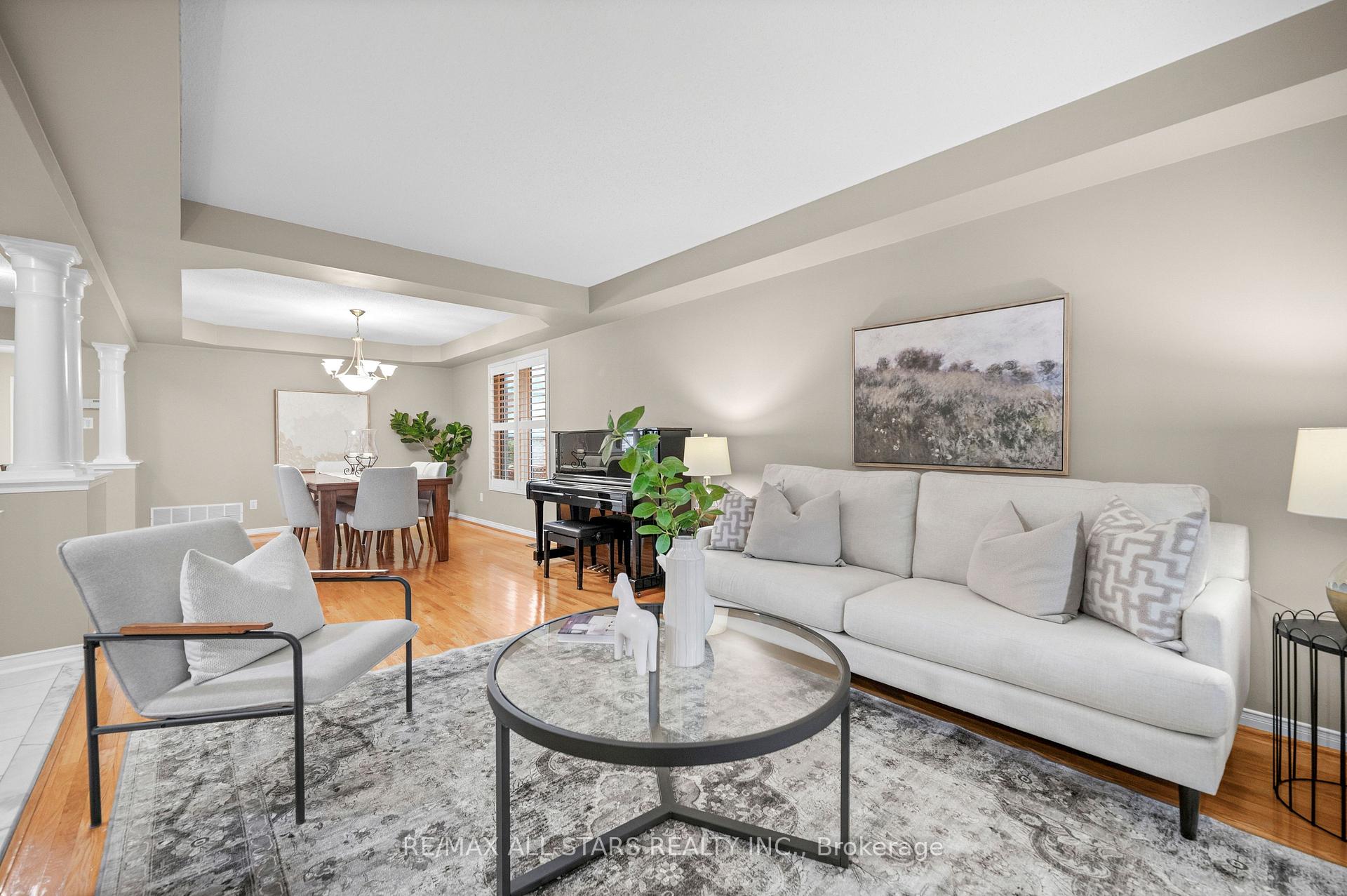 Photo 9 of 16 Primrose Path Crescent, Markham, Legacy — HOMEH