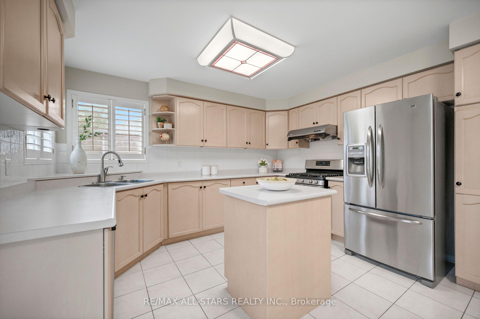 Photo 15 of 16 Primrose Path Crescent, Markham, Legacy — HOMEH