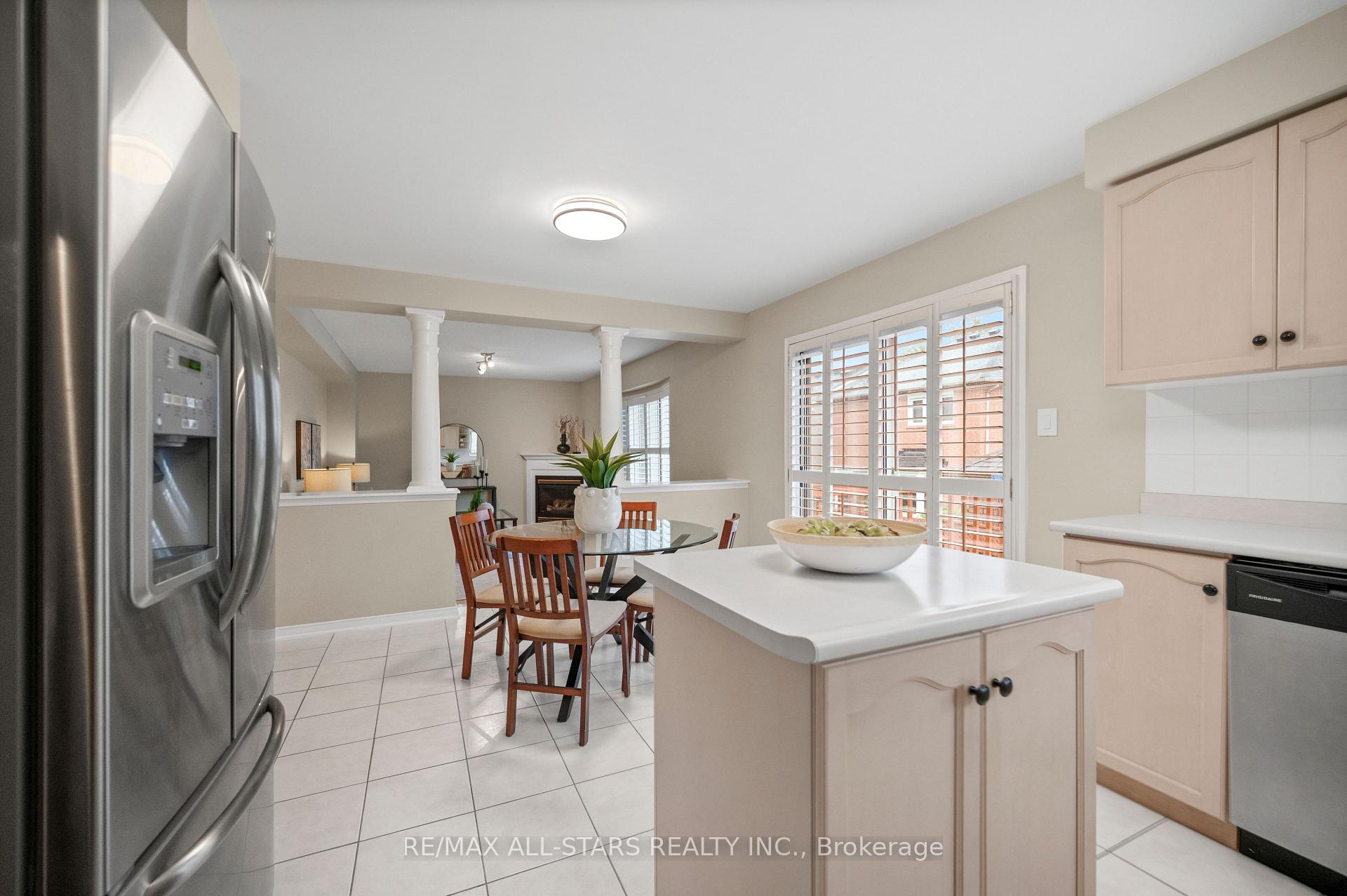 Photo 16 of 16 Primrose Path Crescent, Markham, Legacy — HOMEH