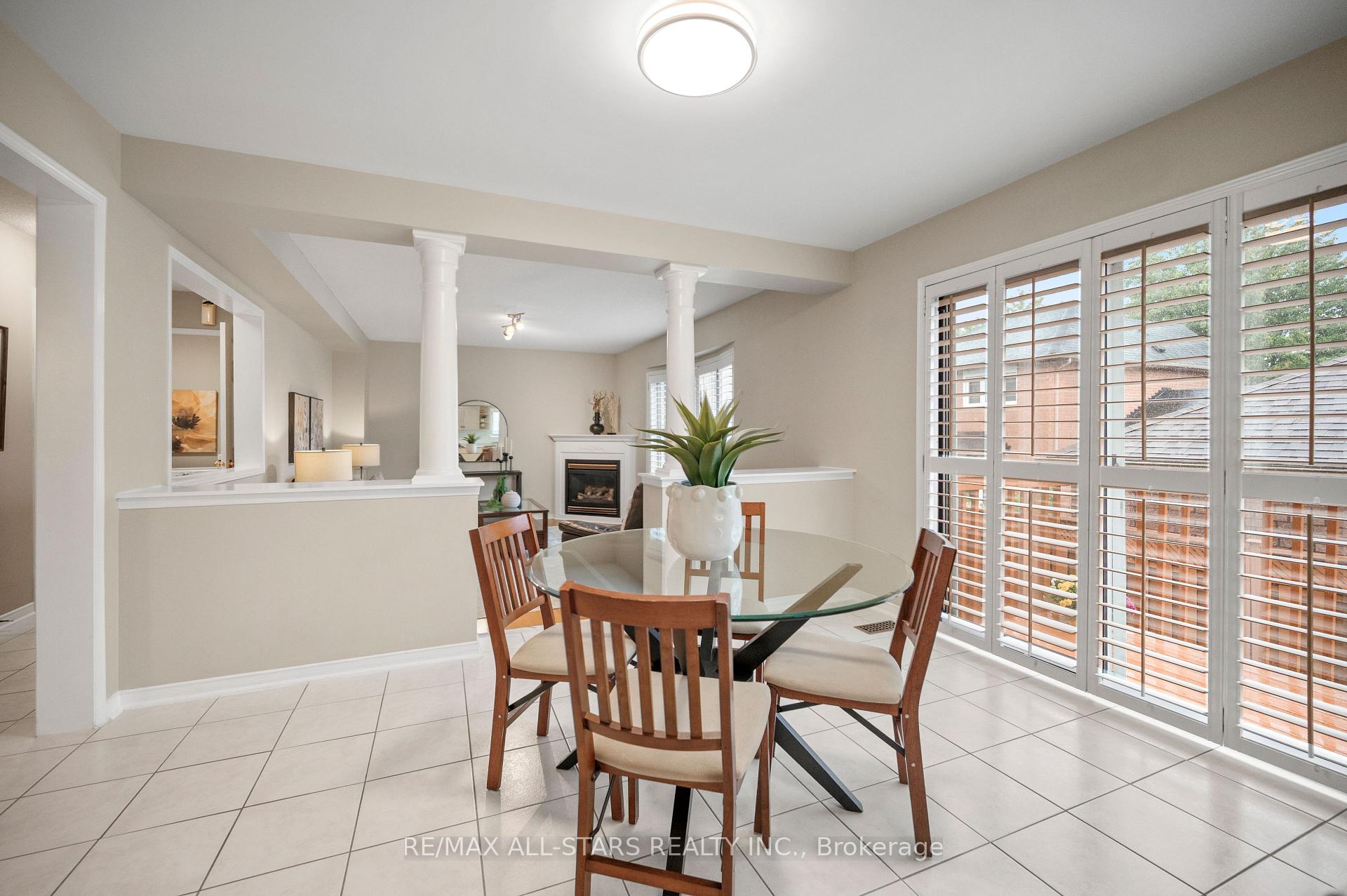 Photo 18 of 16 Primrose Path Crescent, Markham, Legacy — HOMEH