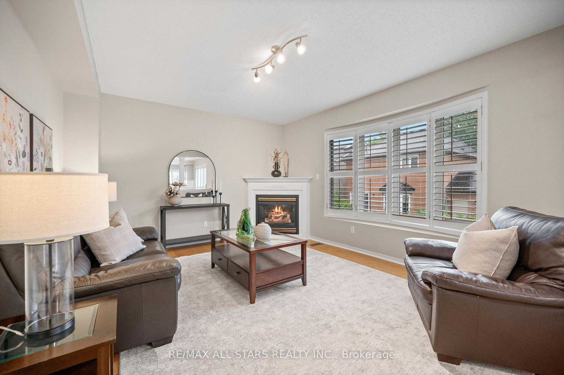 Photo 21 of 16 Primrose Path Crescent, Markham, Legacy — HOMEH