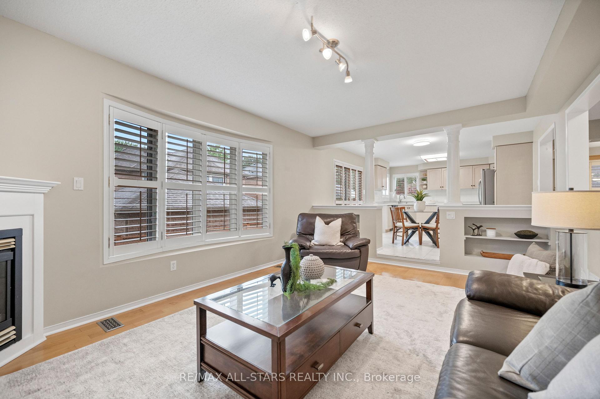 Photo 23 of 16 Primrose Path Crescent, Markham, Legacy — HOMEH