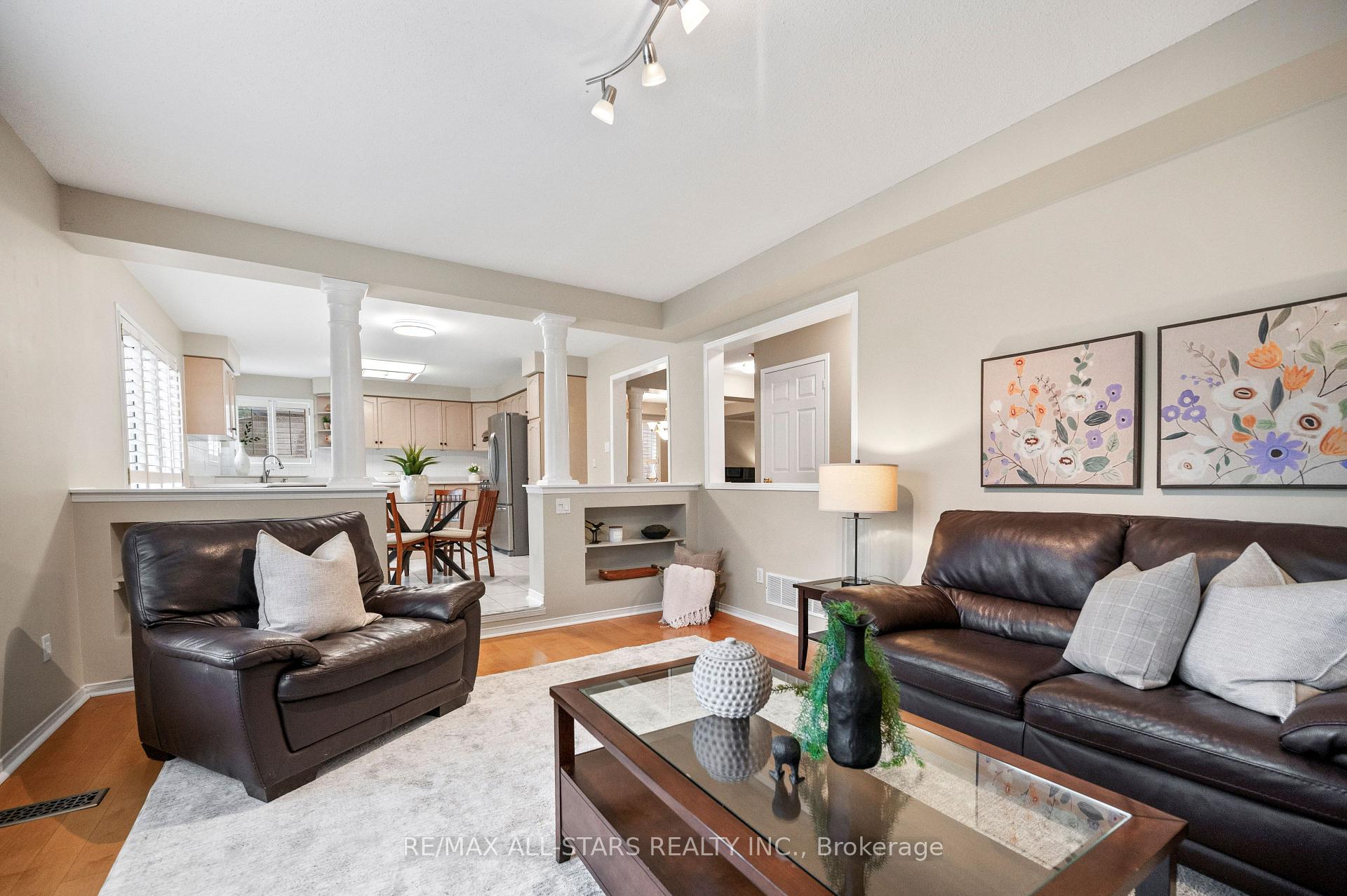 Photo 24 of 16 Primrose Path Crescent, Markham, Legacy — HOMEH