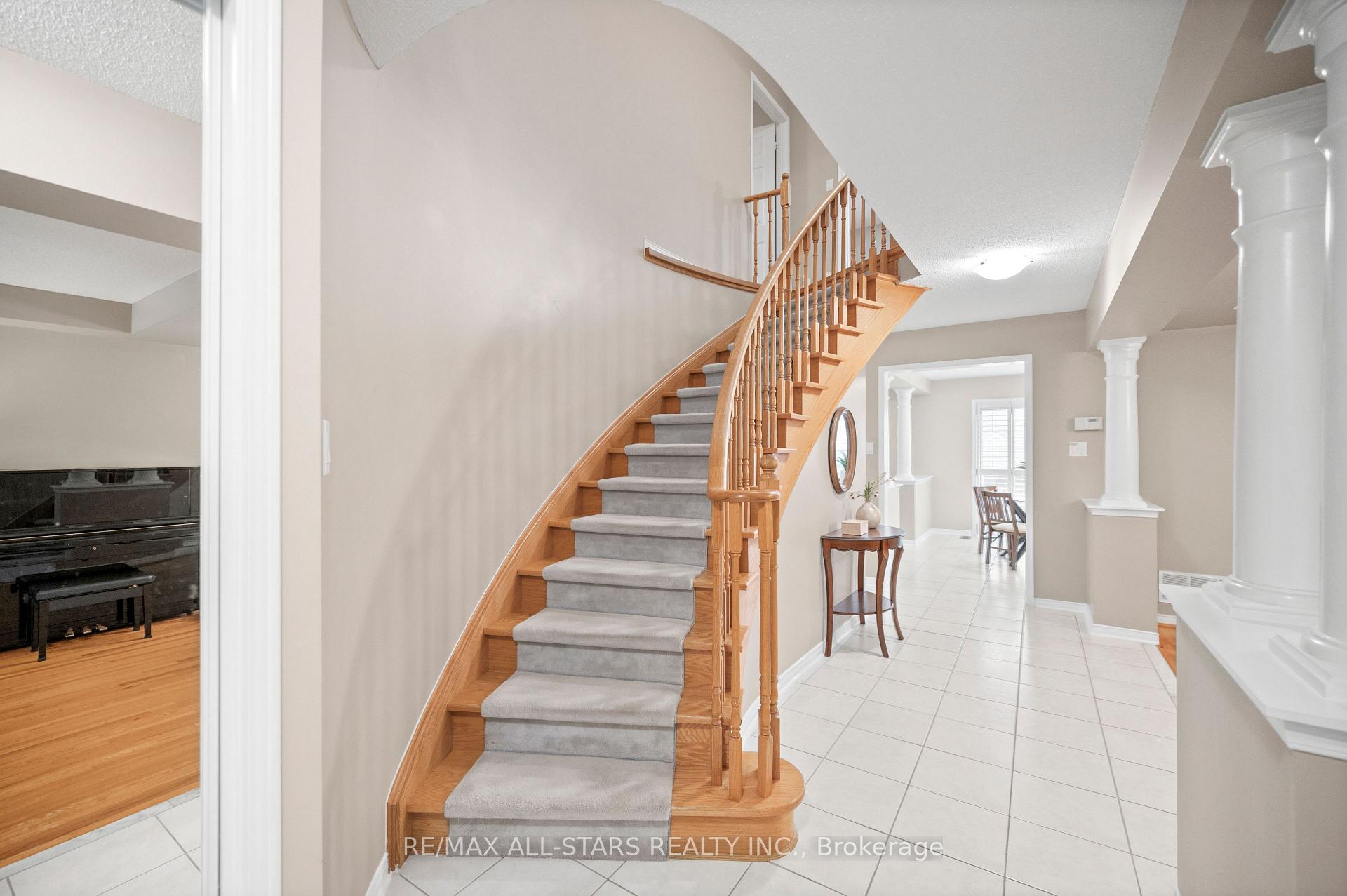 Photo 25 of 16 Primrose Path Crescent, Markham, Legacy — HOMEH