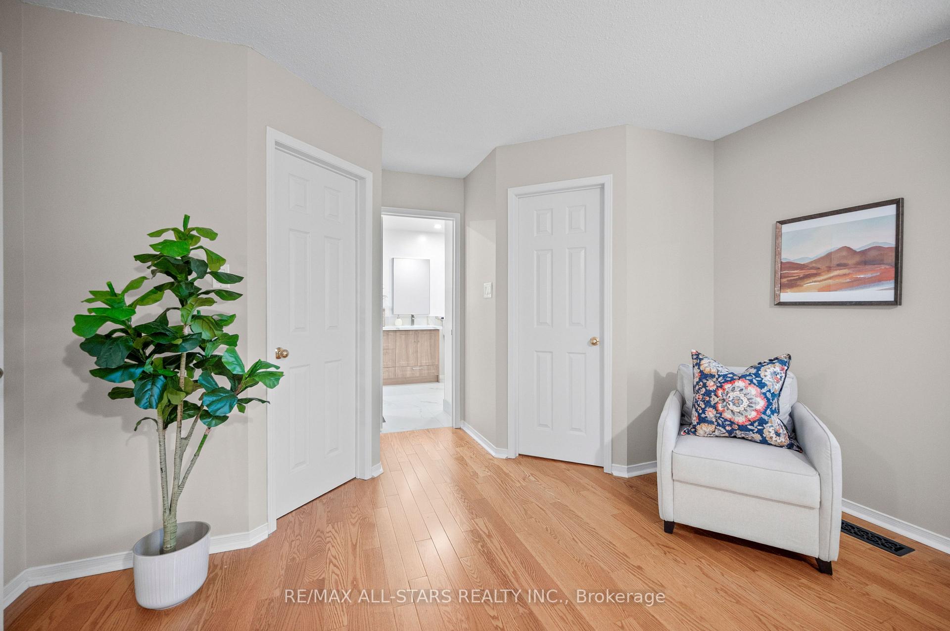 Photo 30 of 16 Primrose Path Crescent, Markham, Legacy — HOMEH